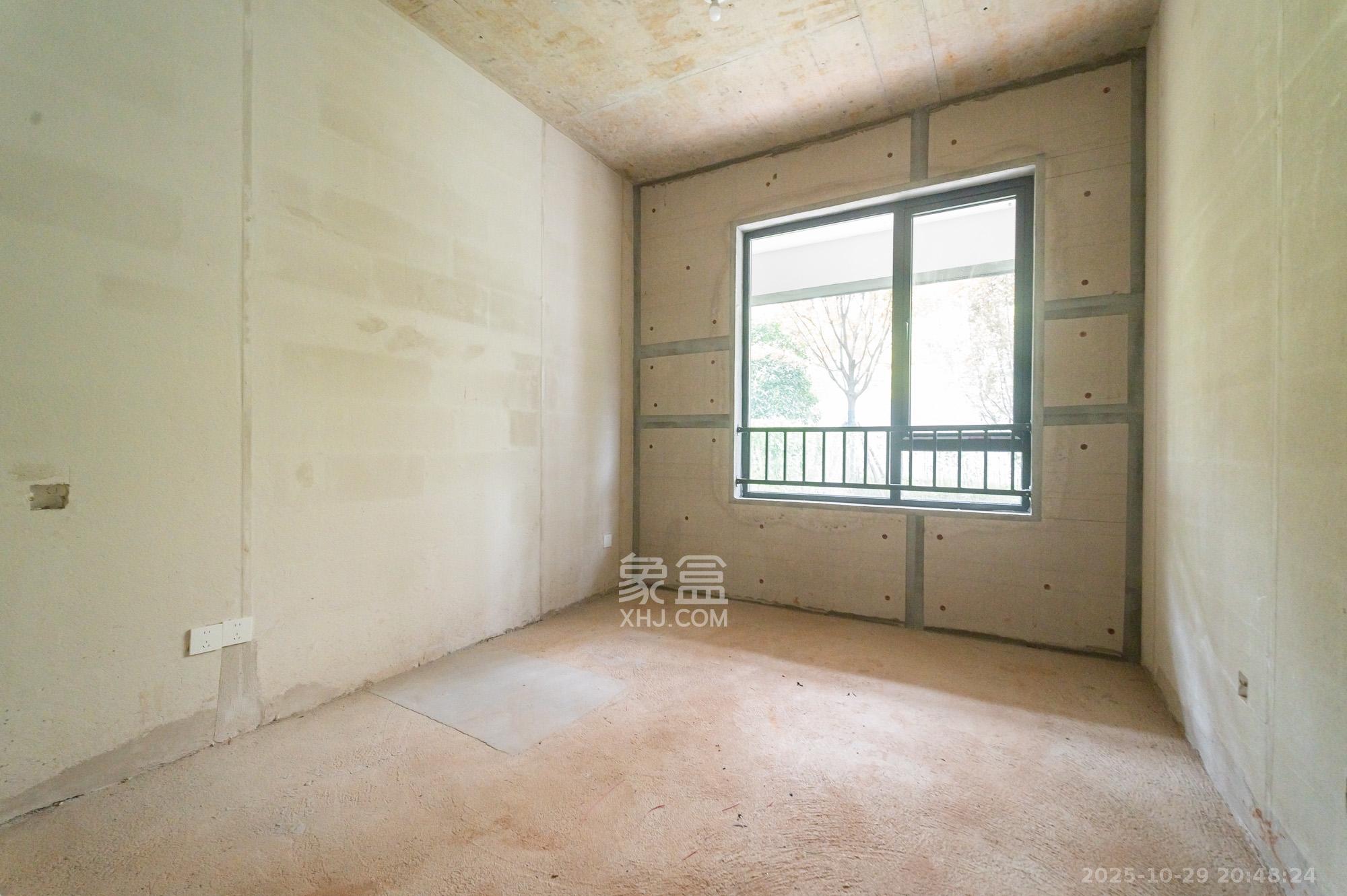 五矿万境松雅  5室2厅3卫    228.0万其他