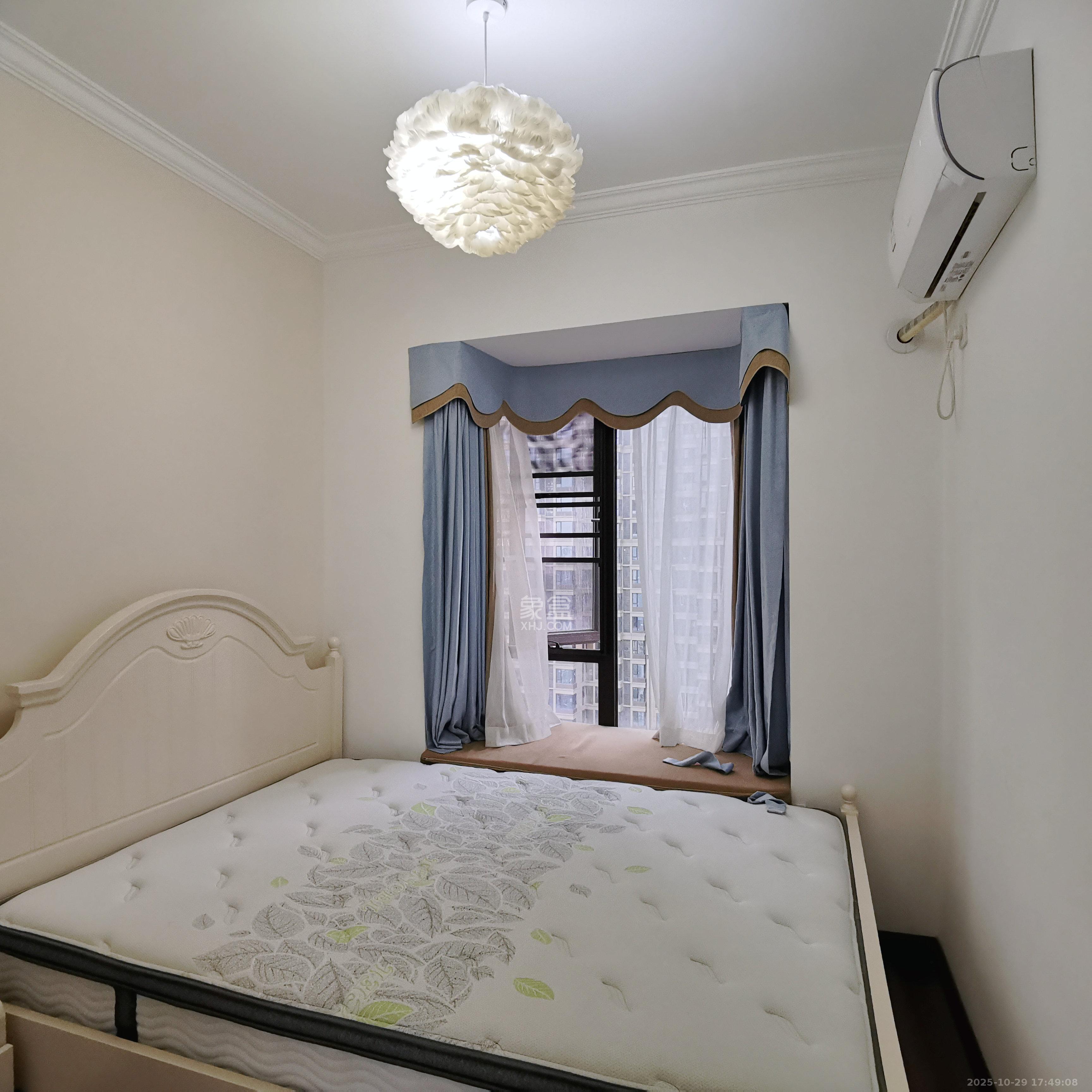 保利西海岸B区  3室2厅1卫    3500.0元/月 保利西海岸B区  3室2厅1卫    3500.0元/月室内图