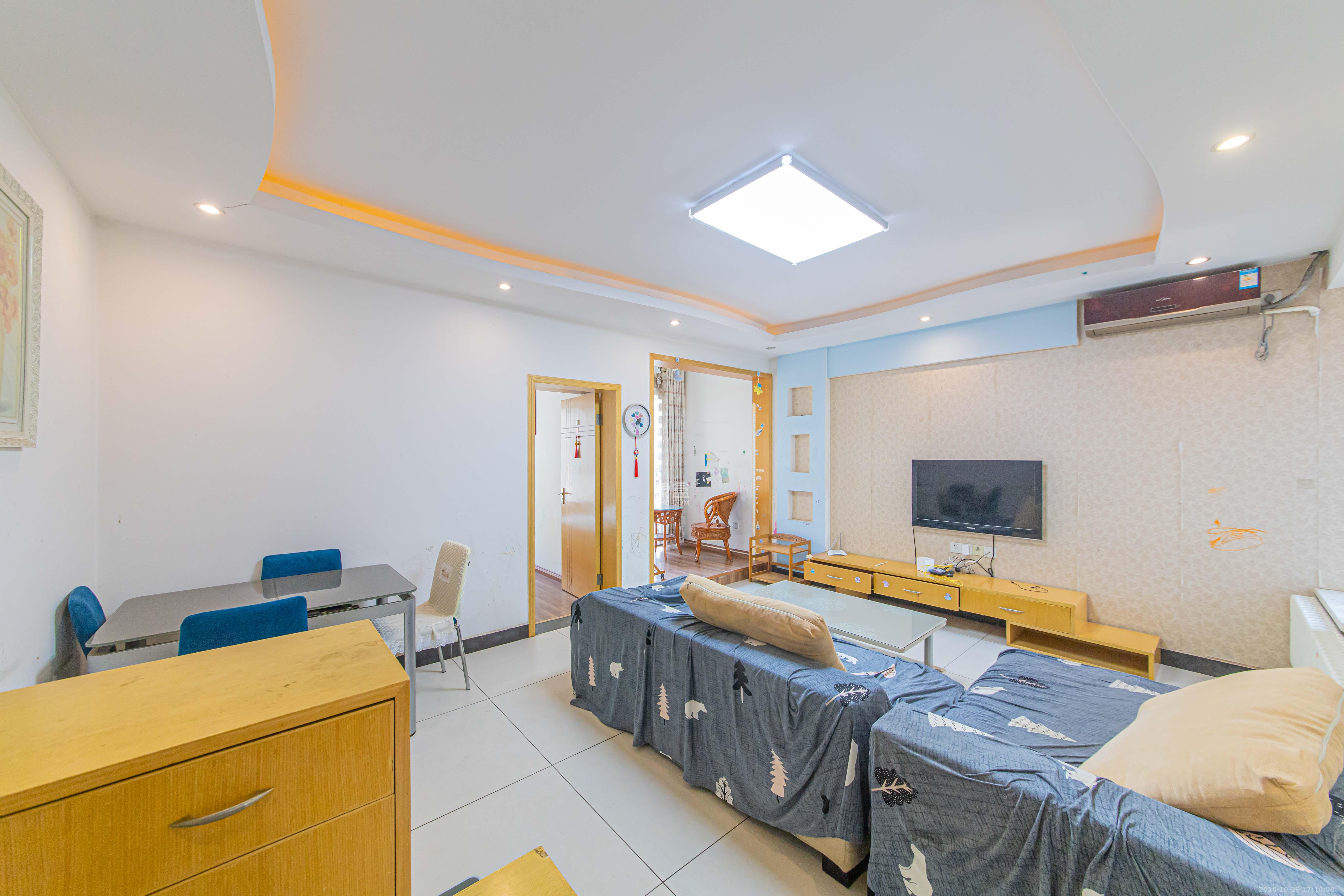 怡海星城  2室2厅1卫    37.8万客厅