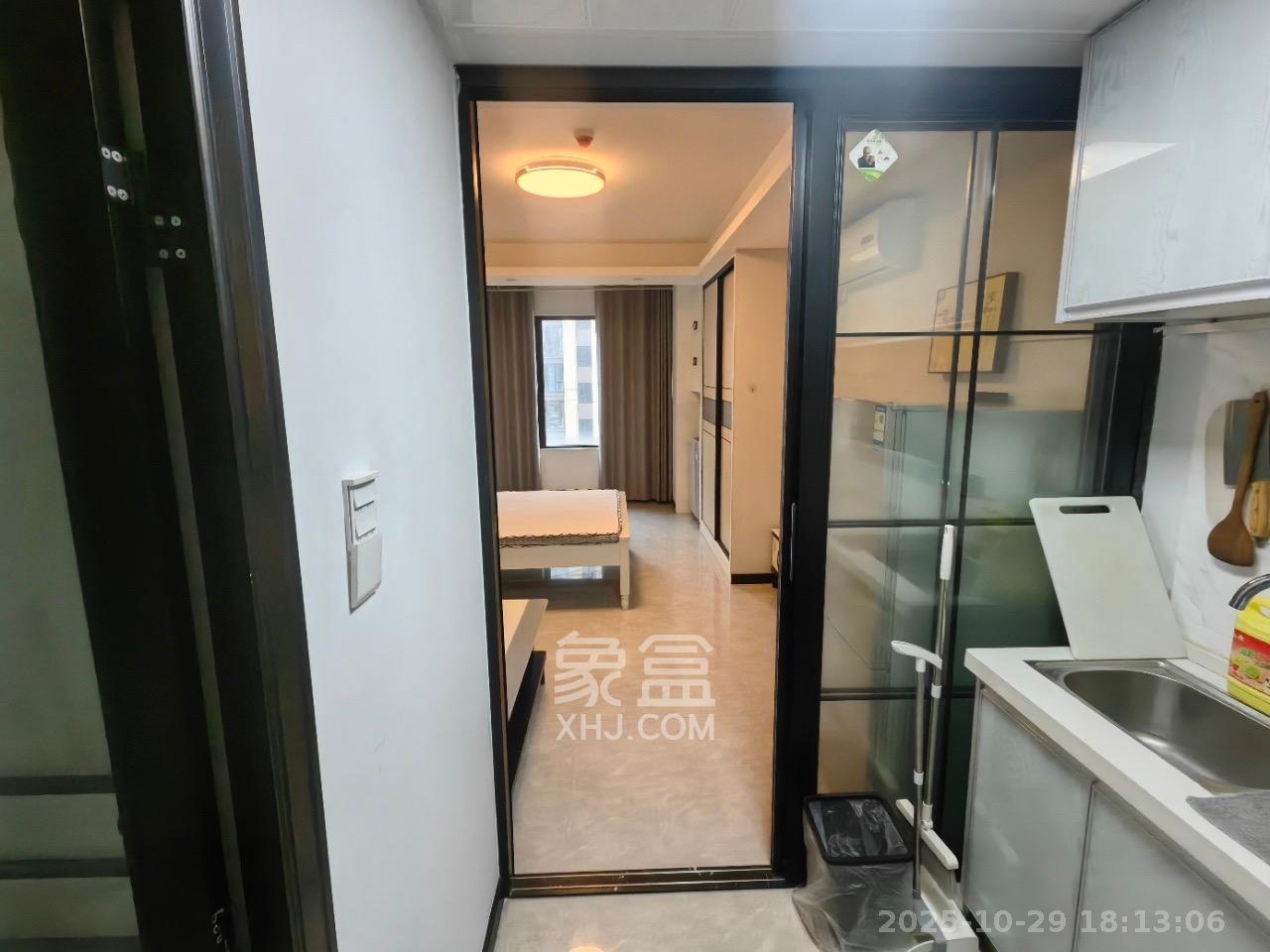 中海珑悦府  1室1厅1卫    1200.0元/月室内图