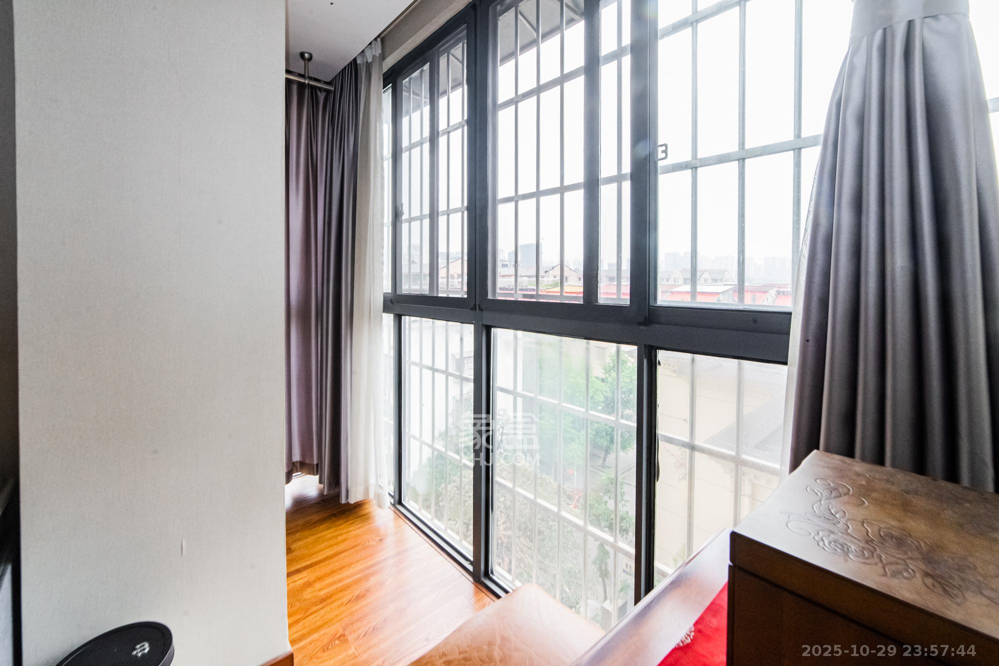 水岸兰庭  3室2厅1卫    108.0万 水岸兰庭  3室2厅1卫    108.0万阳台