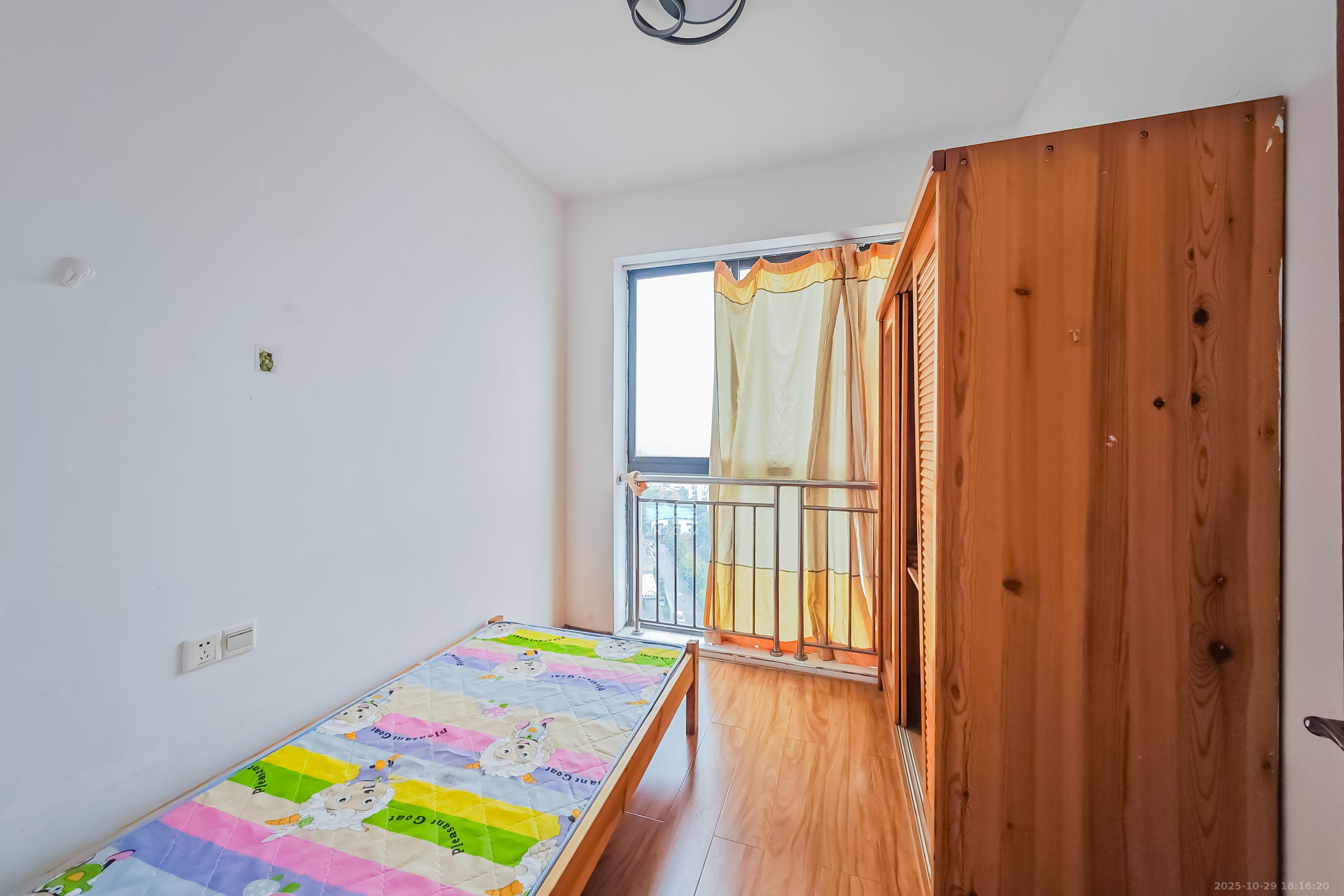 万树丹堤 2室1厅1卫 66.0万 万树丹堤 2室1厅1卫 66.0万卧室