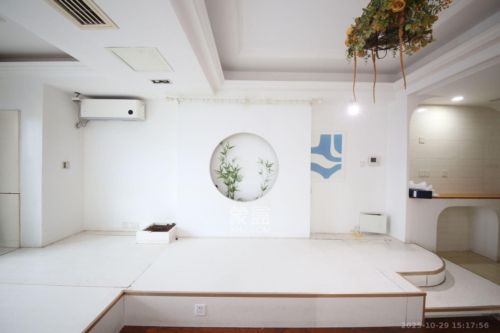 壹号公馆  1室1厅1卫    2000.0元/月室内图