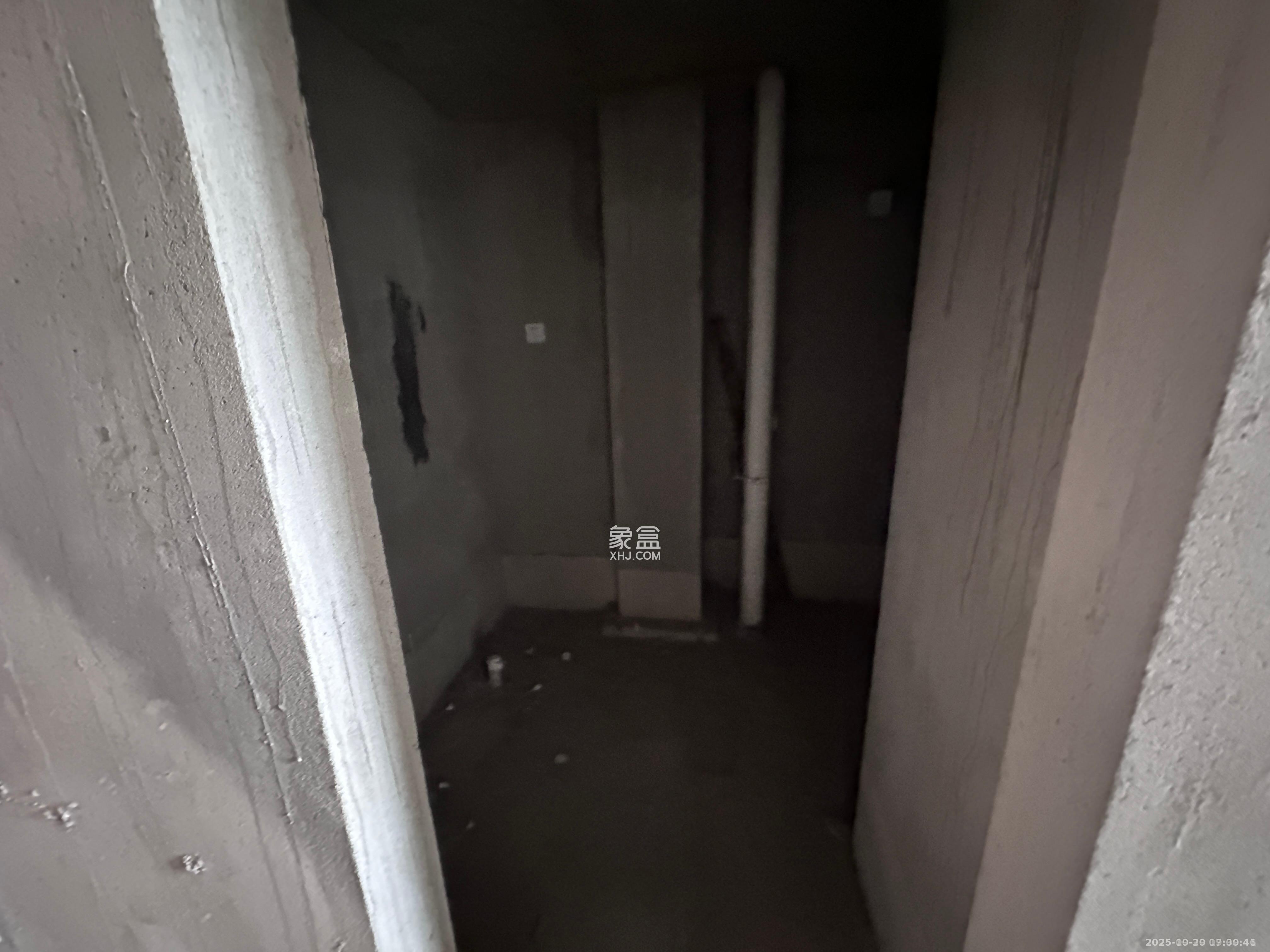 绿地商务广场  1室1厅1卫    800.0元/月室内图