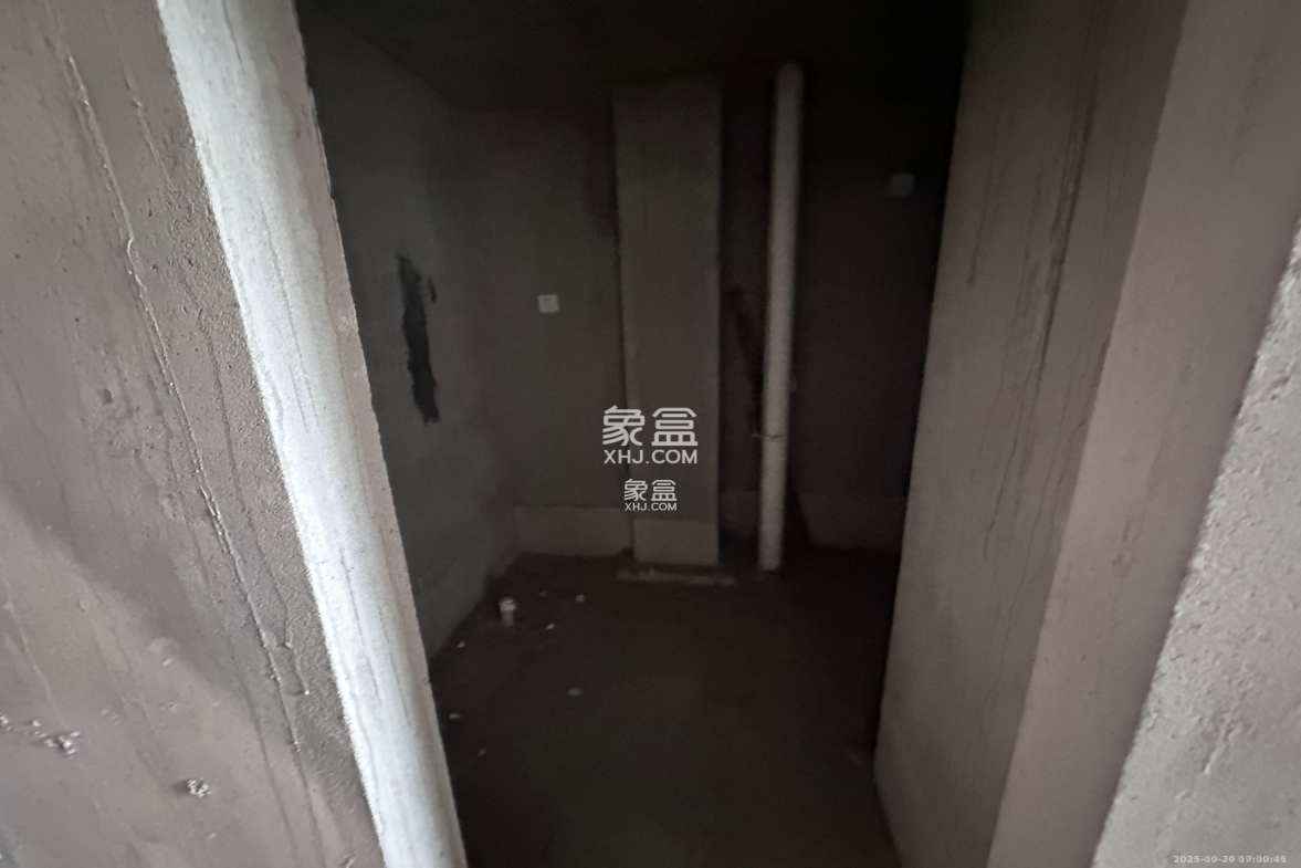 绿地商务广场 1室1厅1卫 800.0元/月 绿地商务广场 1室1厅1卫 800.0元/月室内图