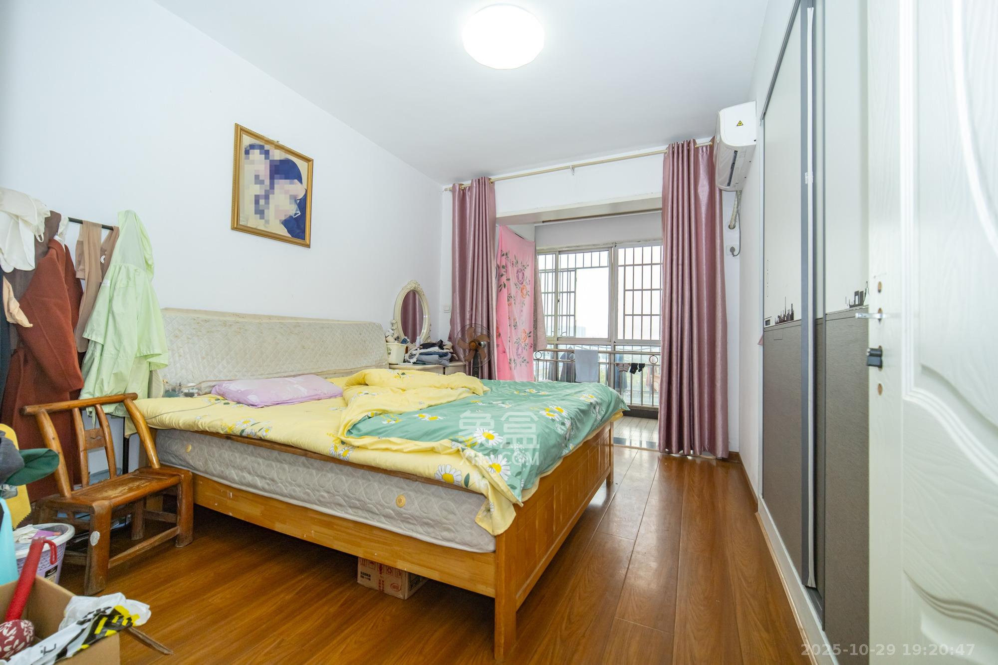 湘绣城  2室2厅1卫    38.8万卧室