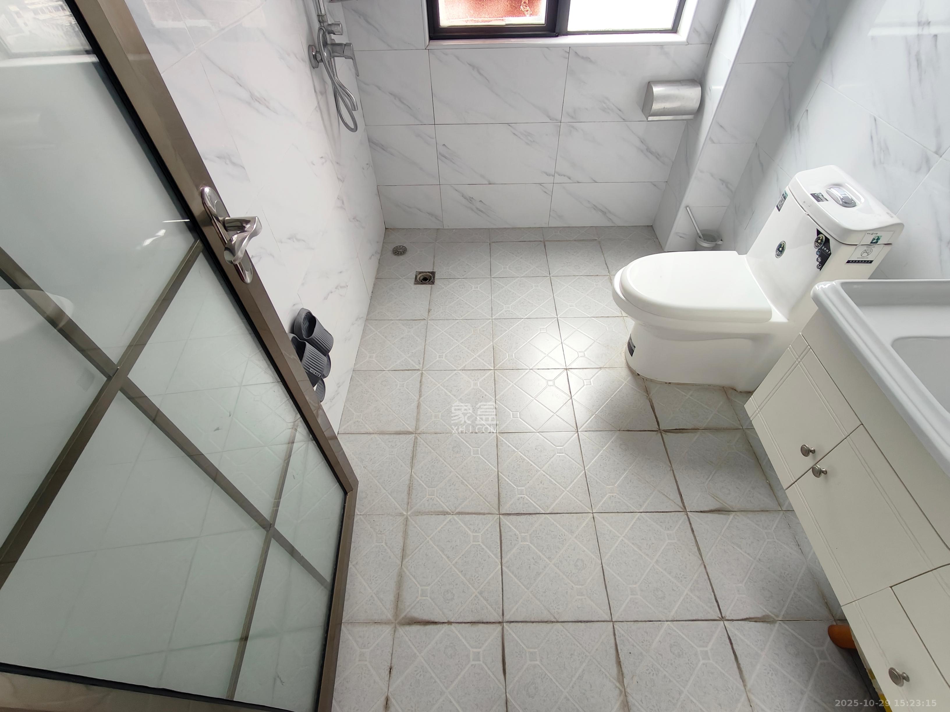 盛世耀凯  3室2厅2卫    2600.0元/月室内图