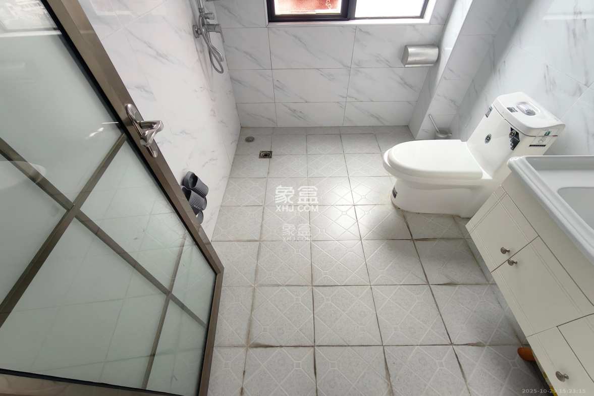 盛世耀凯 3室2厅2卫 2600.0元/月 盛世耀凯 3室2厅2卫 2600.0元/月室内图