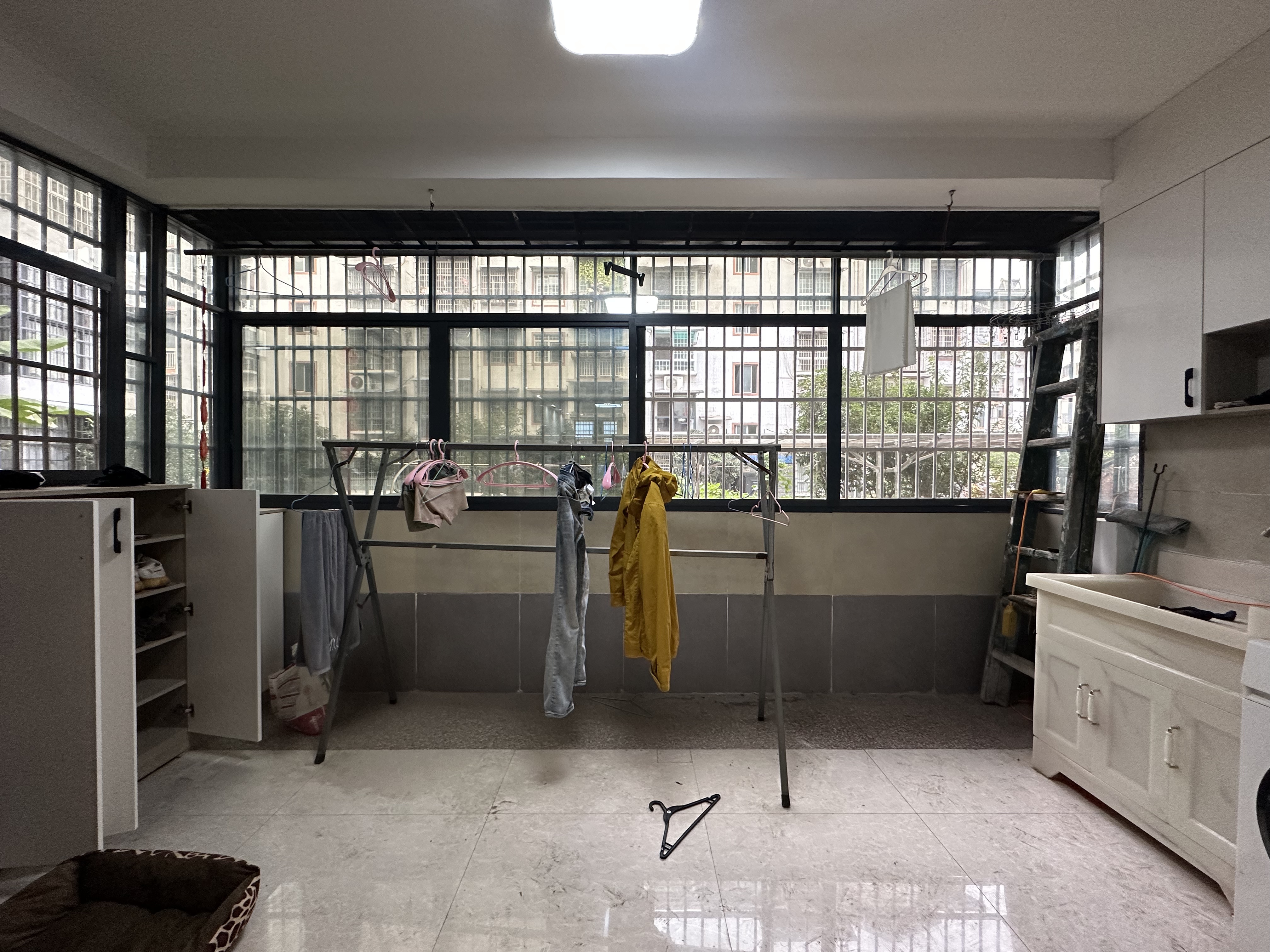 幸福阳光小区  3室2厅2卫    41.8万客厅