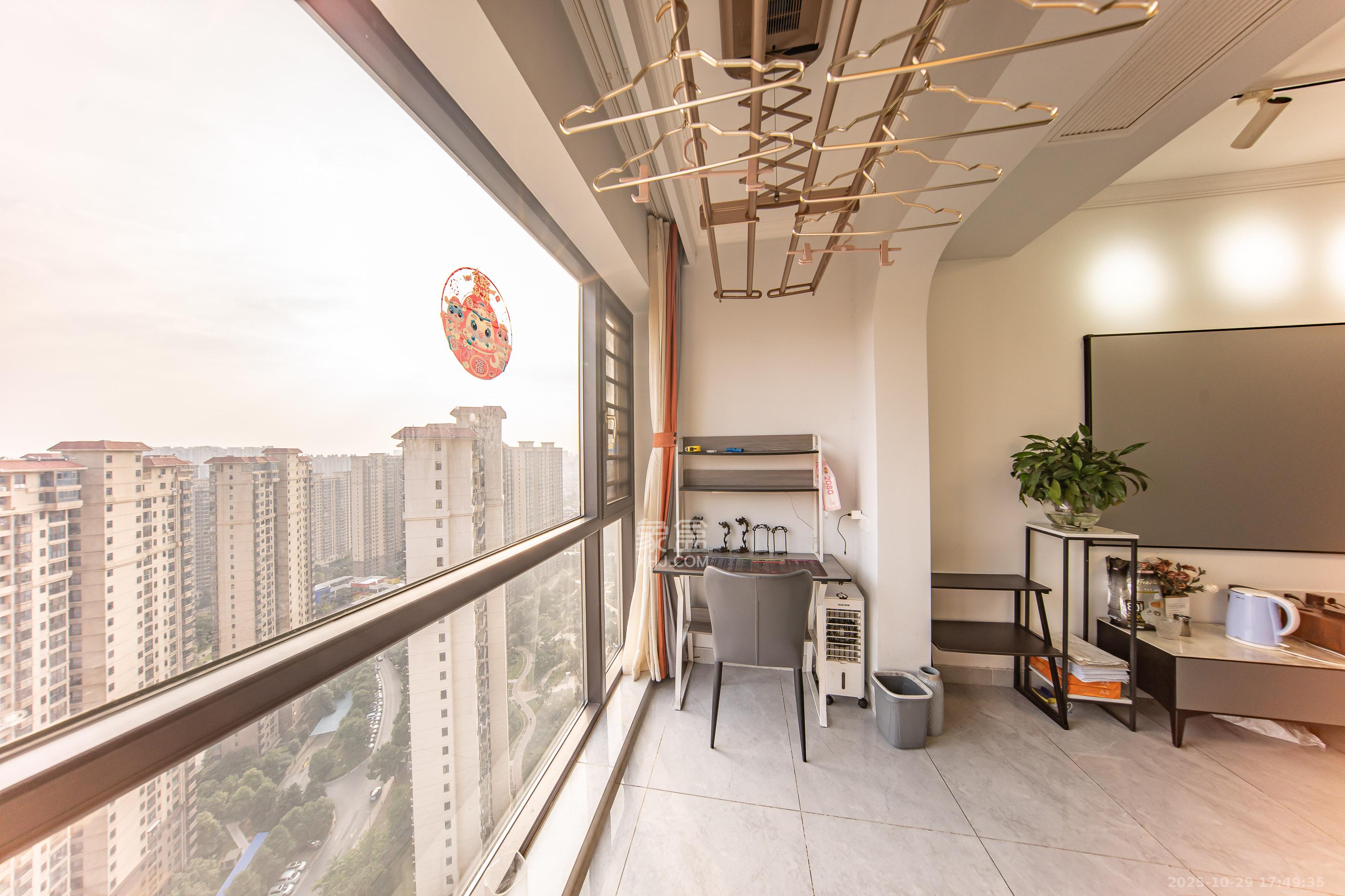 江山帝景哈佛  3室2厅1卫    82.5万阳台