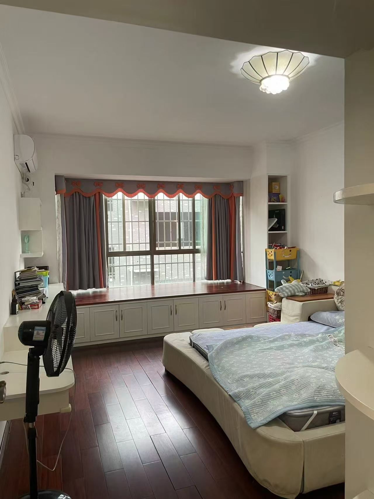 互助小区 3室2厅1卫 1500.0元/月 互助小区 3室2厅1卫 1500.0元/月室内图