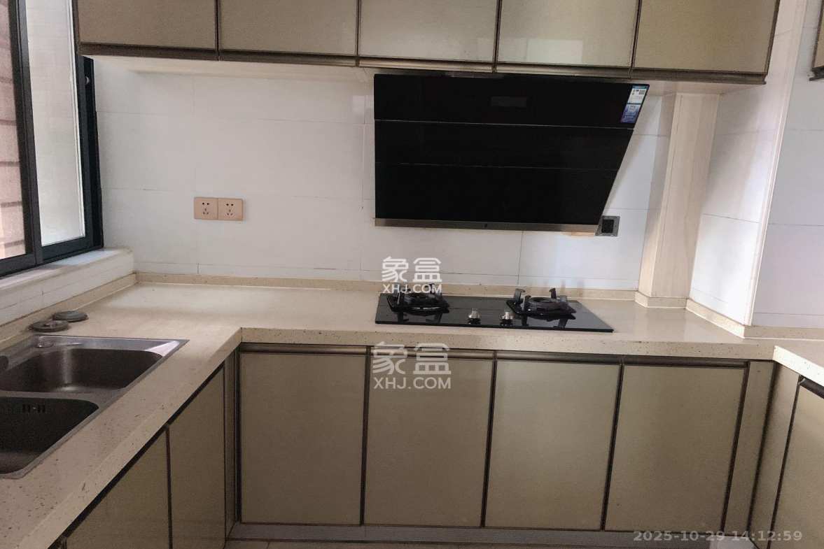 中南红领邦(红星嘉和苑) 1室2厅1卫 2200.0元/月 中南红领邦(红星嘉和苑) 1室2厅1卫 2200.0元/月室内图