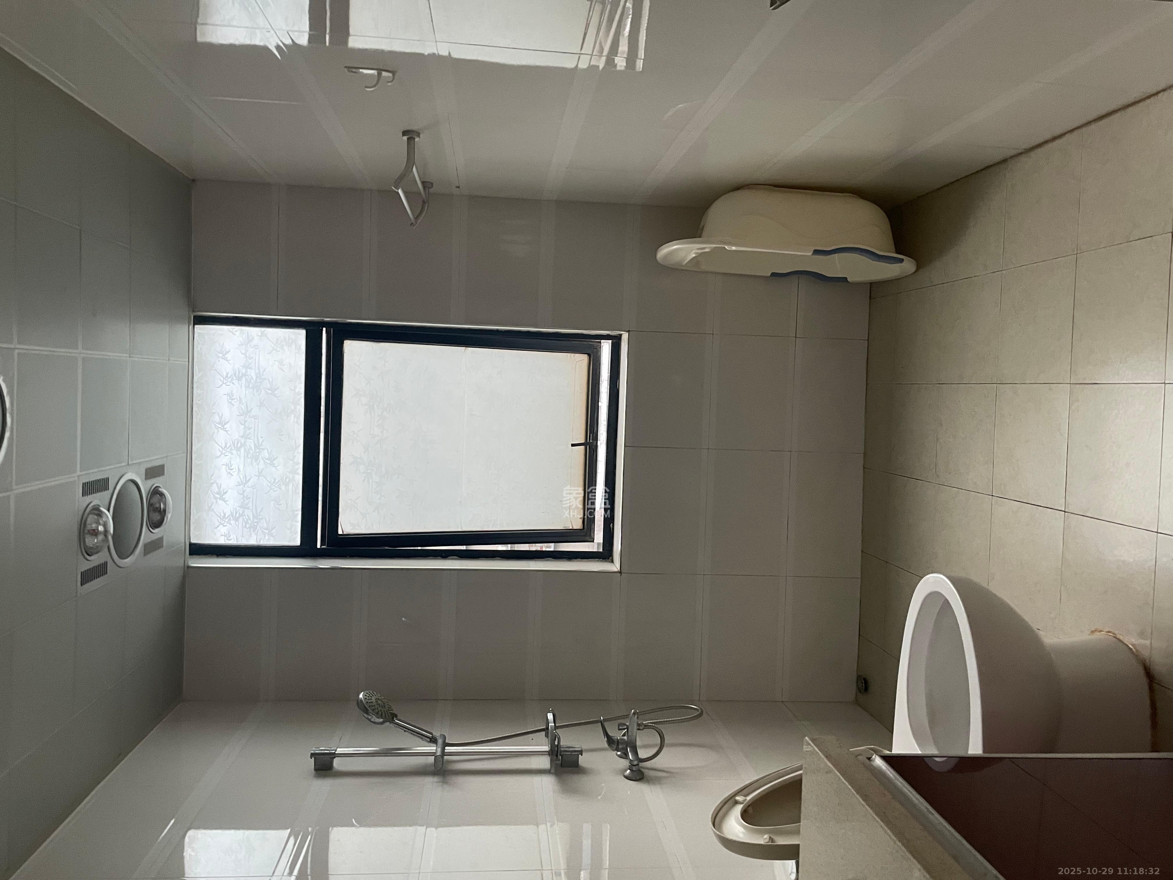 湘江世纪城咏江苑  3室2厅2卫    2800.0元/月室内图