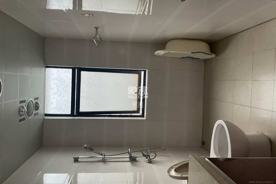 湘江世纪城咏江苑 3室2厅2卫 2800.0元/月 湘江世纪城咏江苑 3室2厅2卫 2800.0元/月室内图