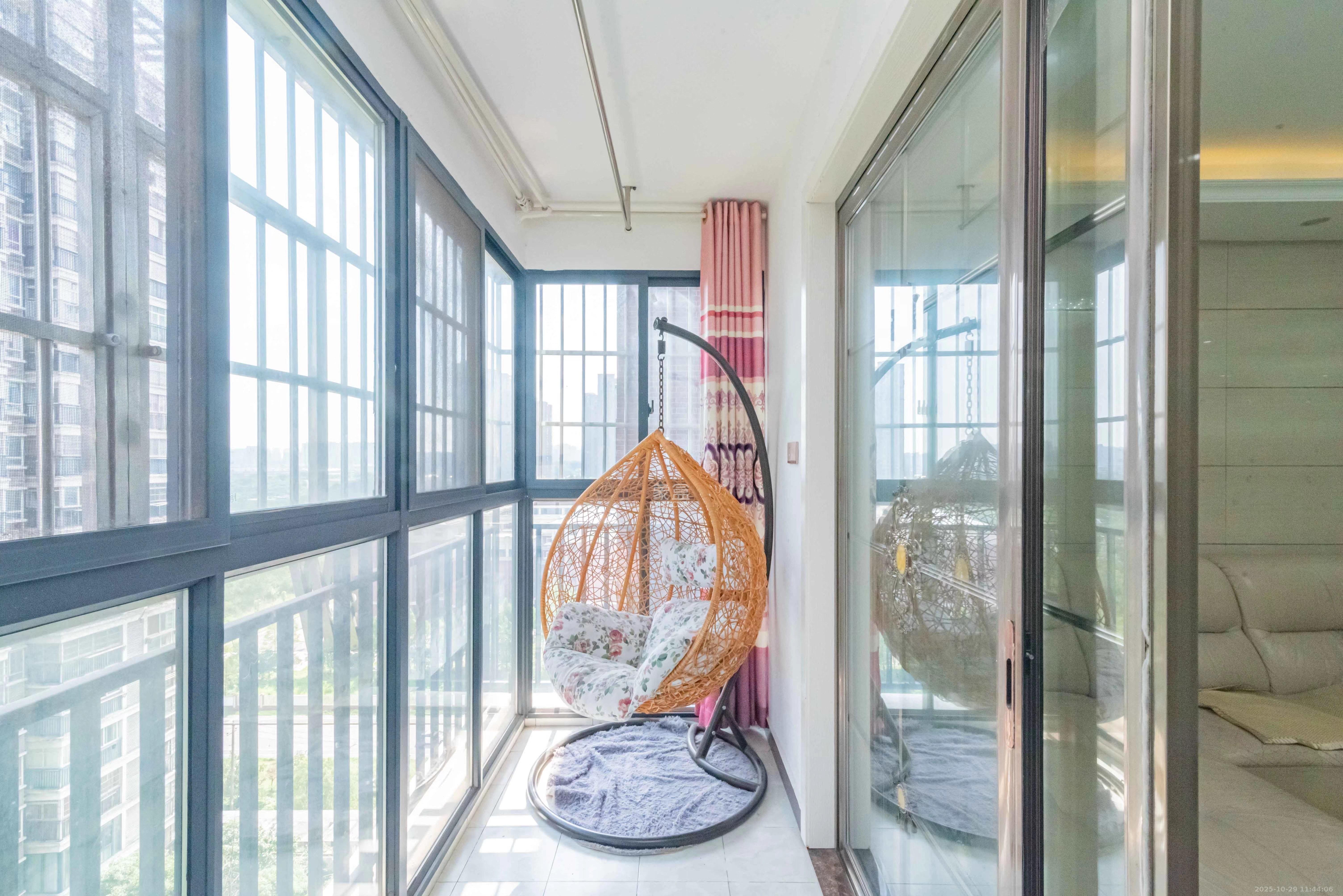 学府华庭  3室2厅2卫    3200.0元/月室内图