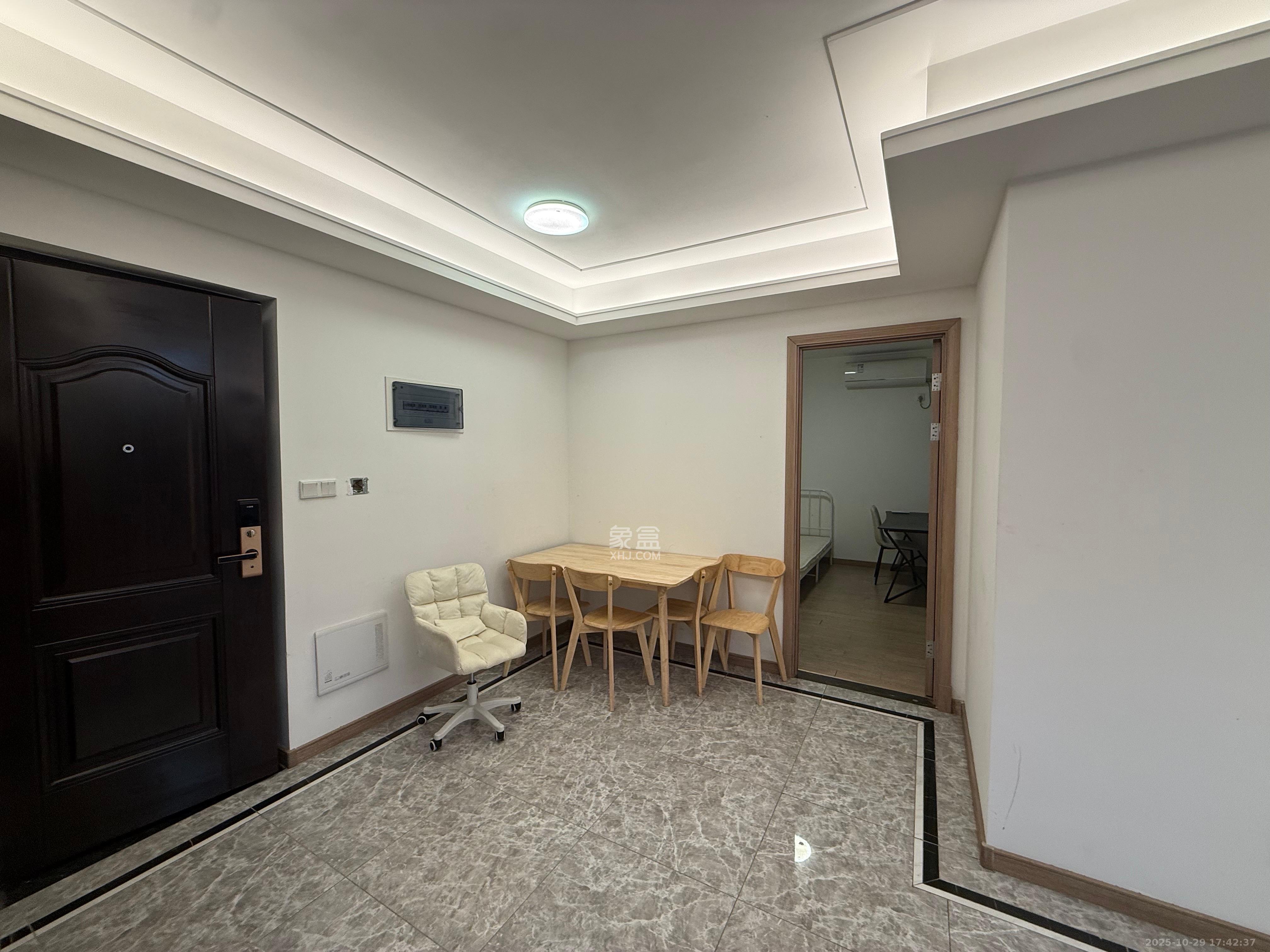 金地铂悦  3室2厅1卫    2200.0元/月室内图