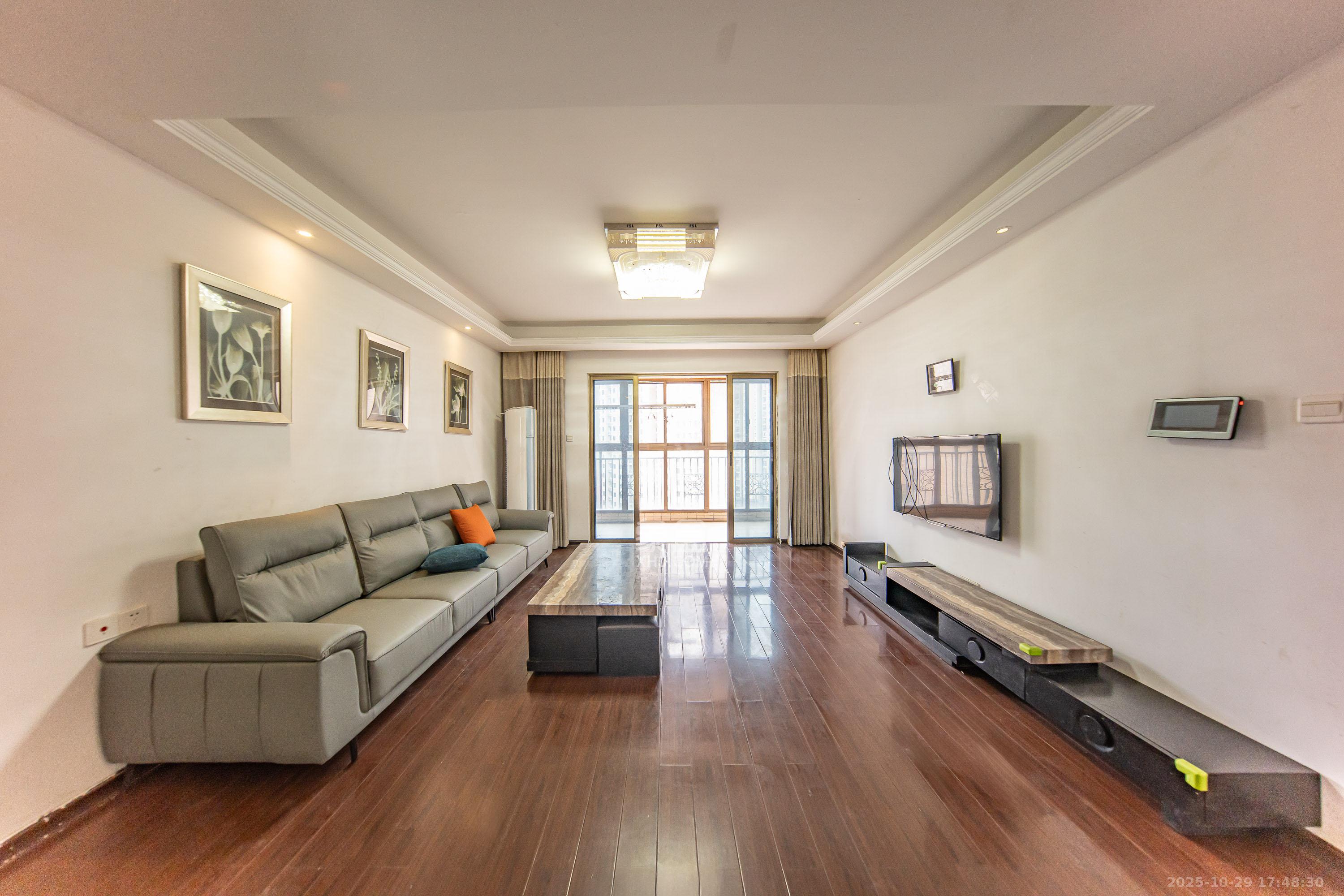 江山帝景哈佛 4室4厅1卫 126.0万 江山帝景哈佛 4室4厅1卫 126.0万客厅