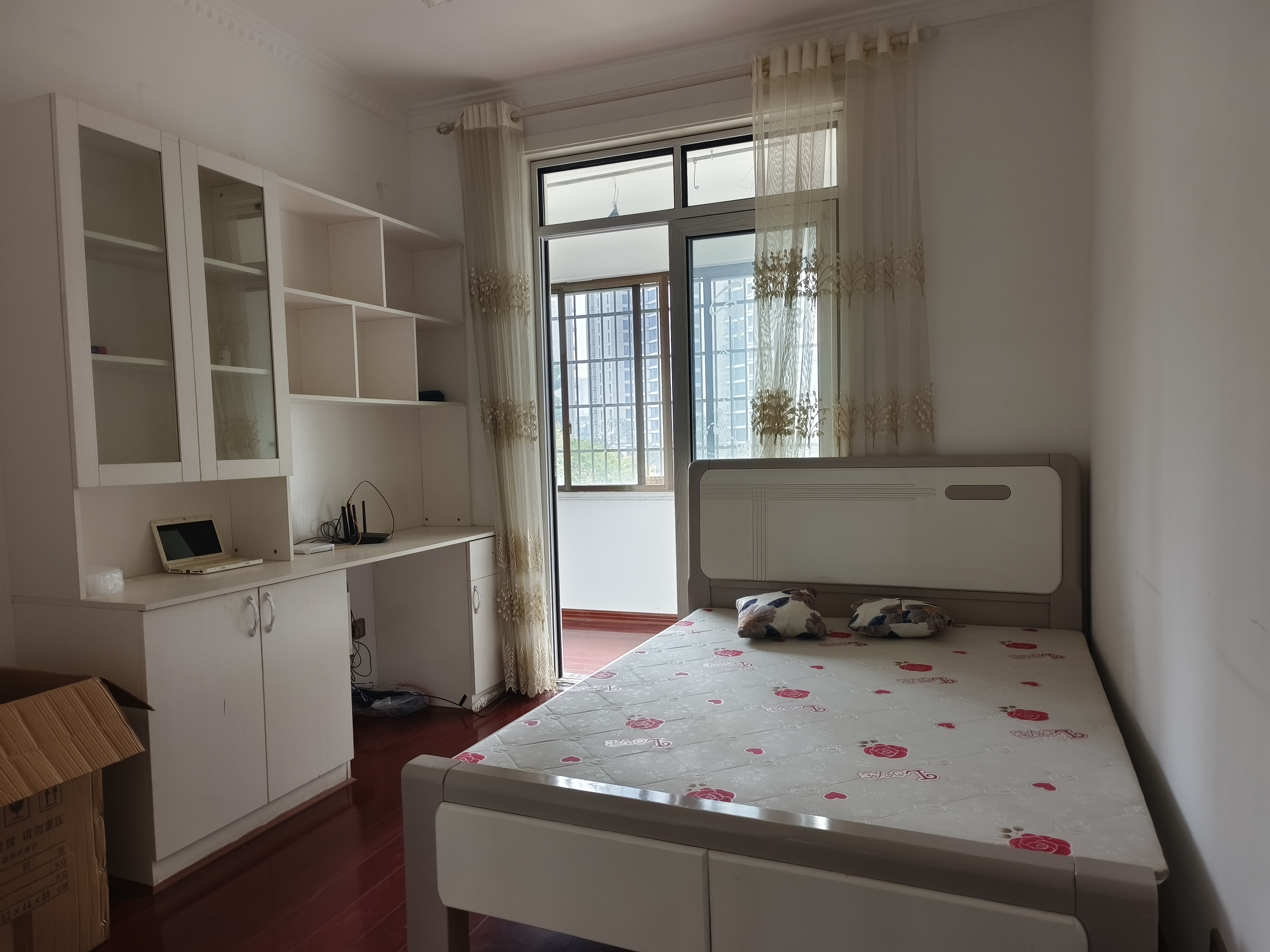 赫山办事处大海棠居委会  3室2厅2卫    32.8万室内图