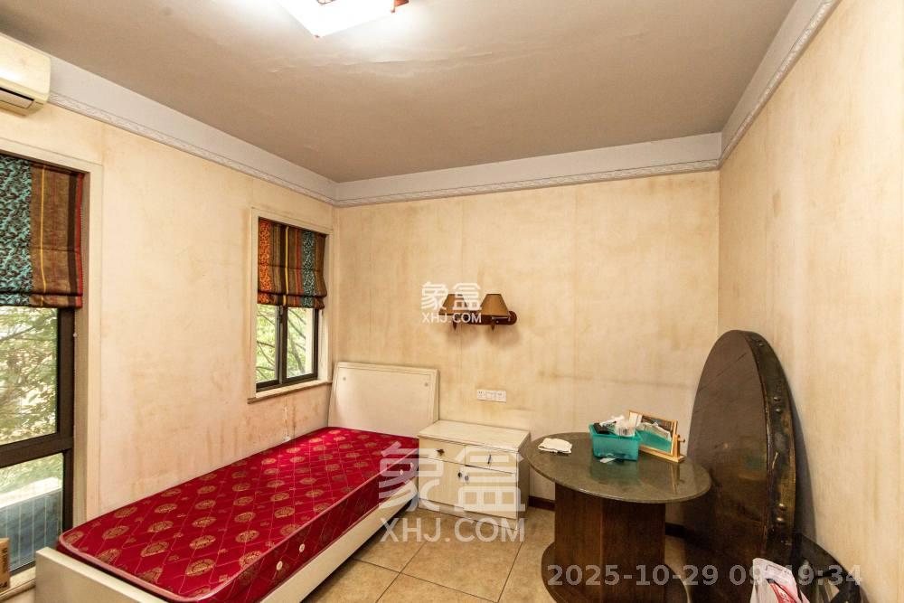 中城丽景香山园  5室2厅2卫    6000.0元/月室内图