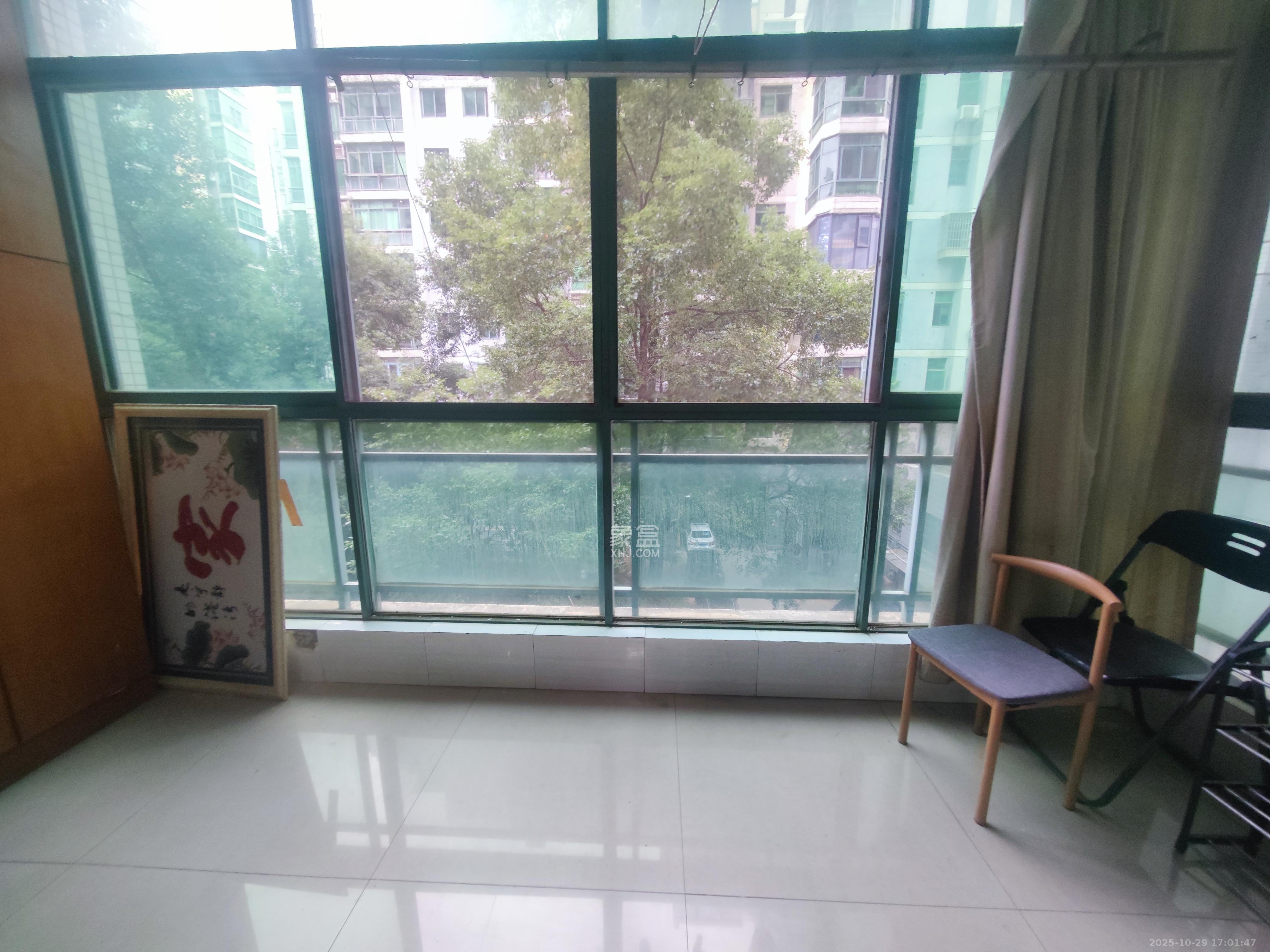 颐美园  3室1厅1卫    2500.0元/月室内图