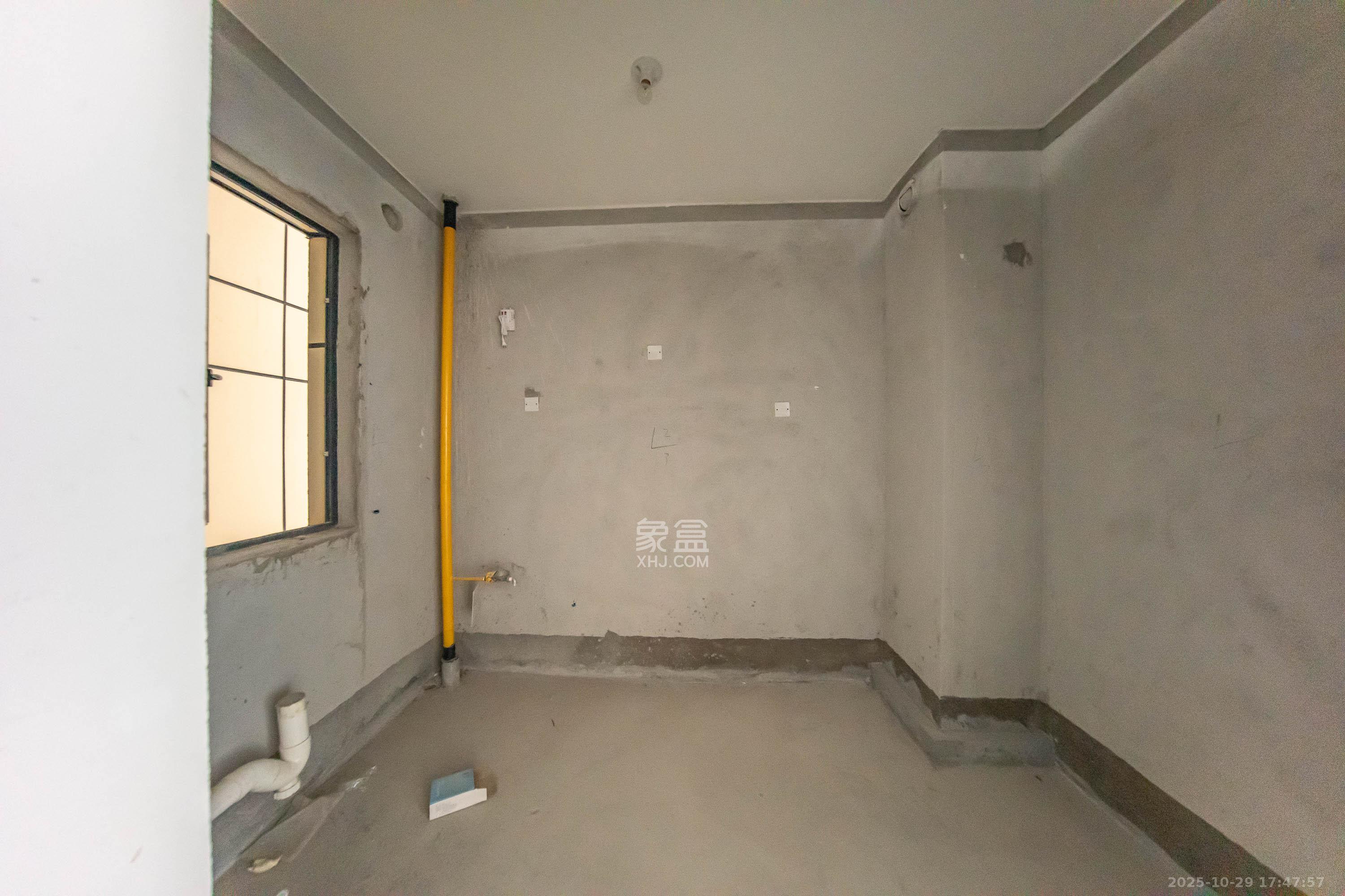 建投象山国际 4室2厅3卫 155.0万 建投象山国际 4室2厅3卫 155.0万厨房