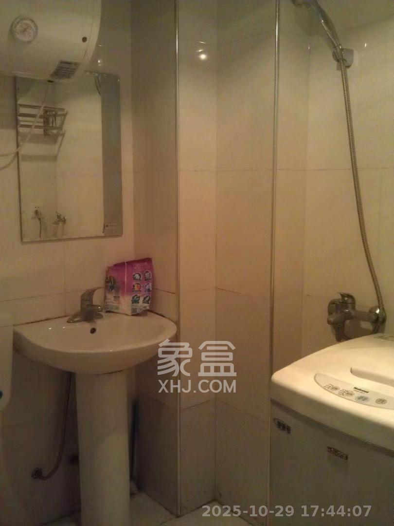 中山大厦（广阔大厦）  1室1厅1卫    1300.0元/月室内图