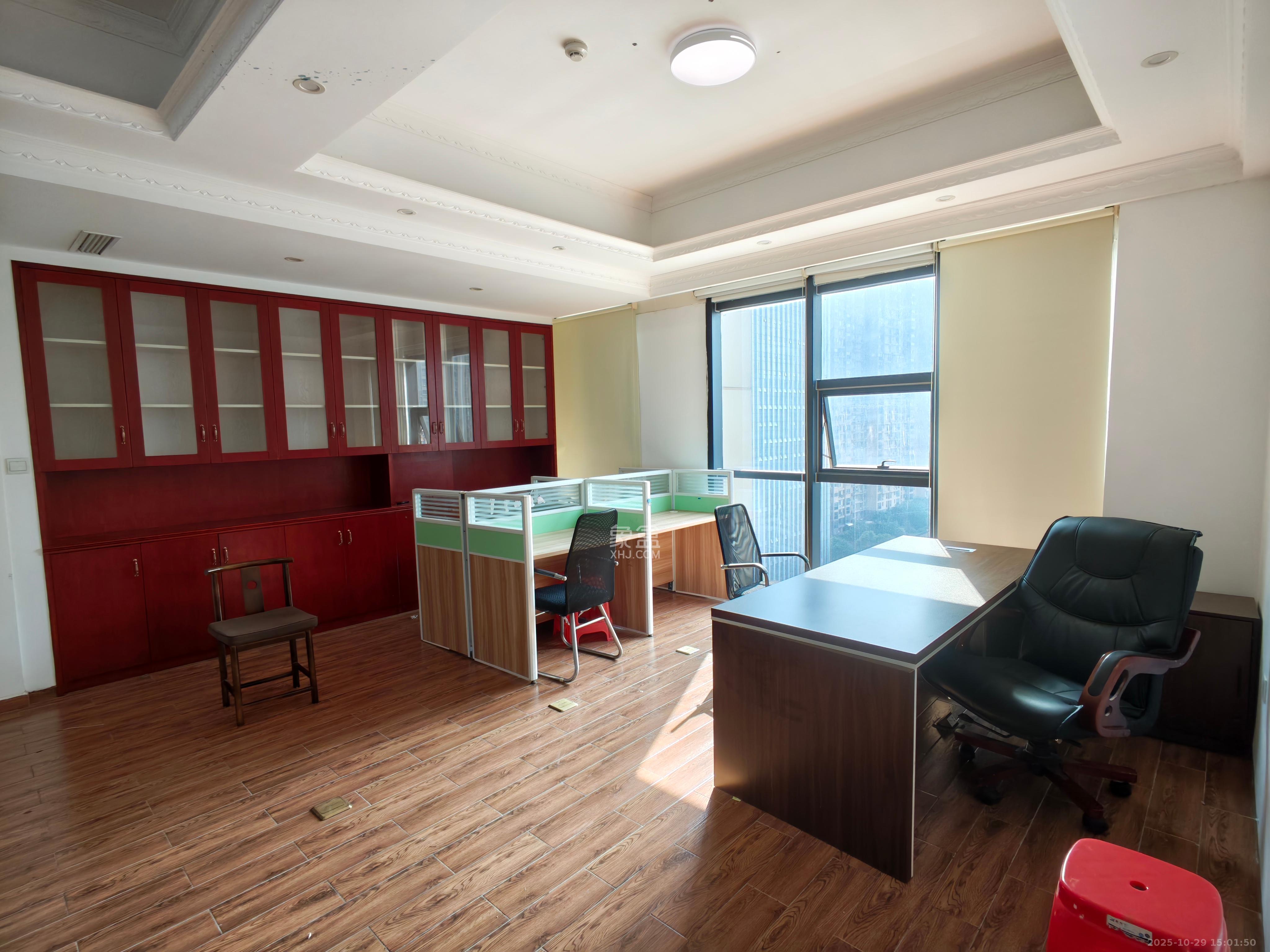 万坤图财富广场 1室2厅1卫 3200.0元/月 万坤图财富广场 1室2厅1卫 3200.0元/月室内图