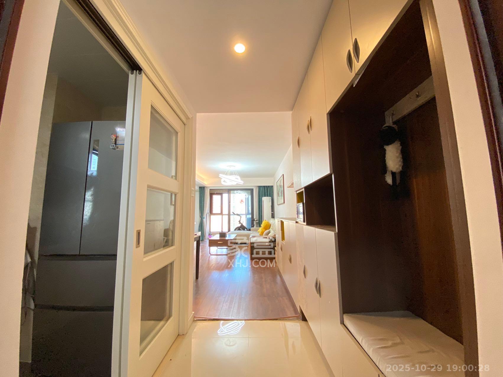 万科魅力之城观澜里 3室2厅2卫 2850.0元/月 万科魅力之城观澜里 3室2厅2卫 2850.0元/月室内图