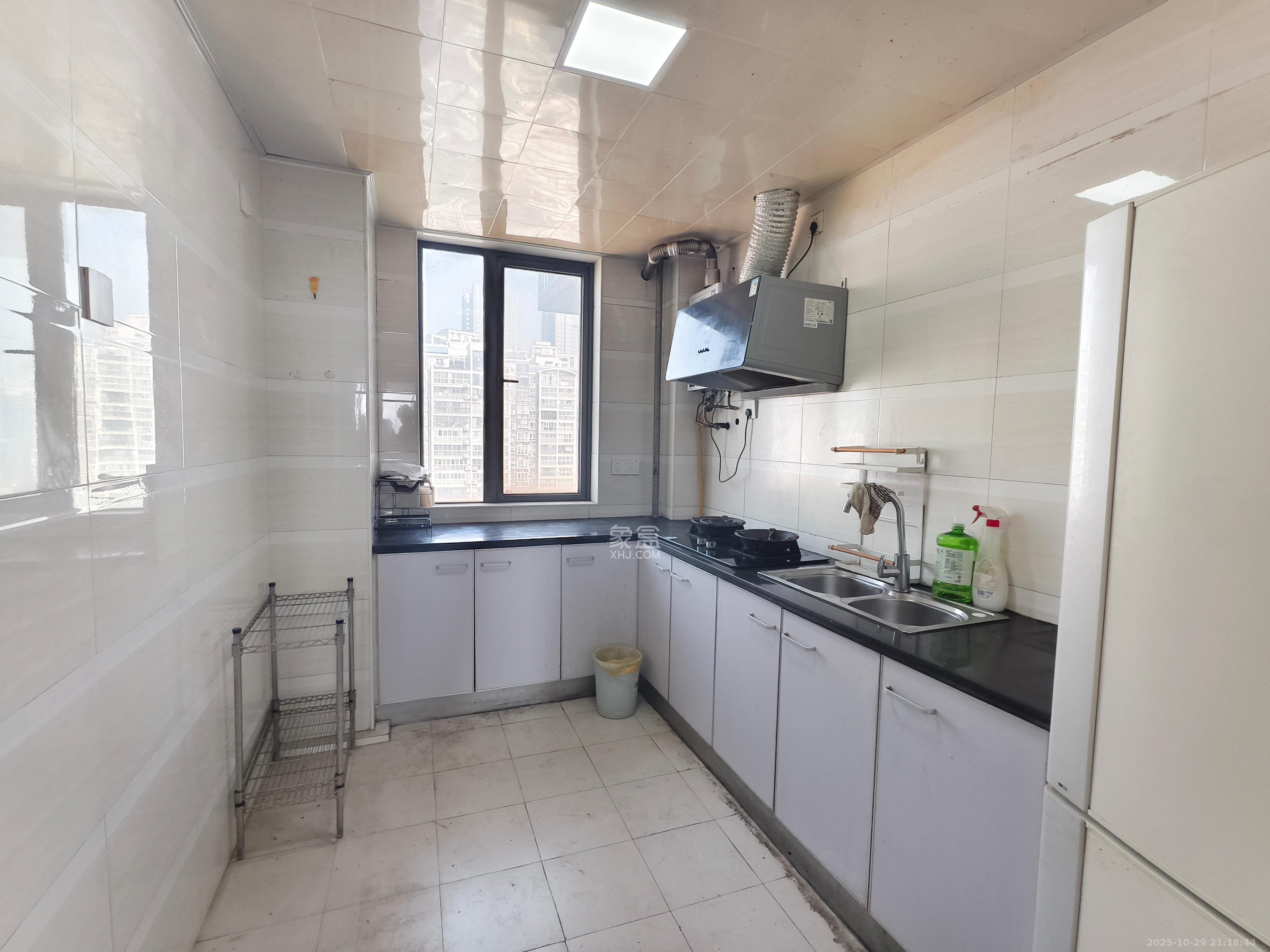 财富时代（高桥中江置业财富）  1室1厅1卫    3800.0元/月