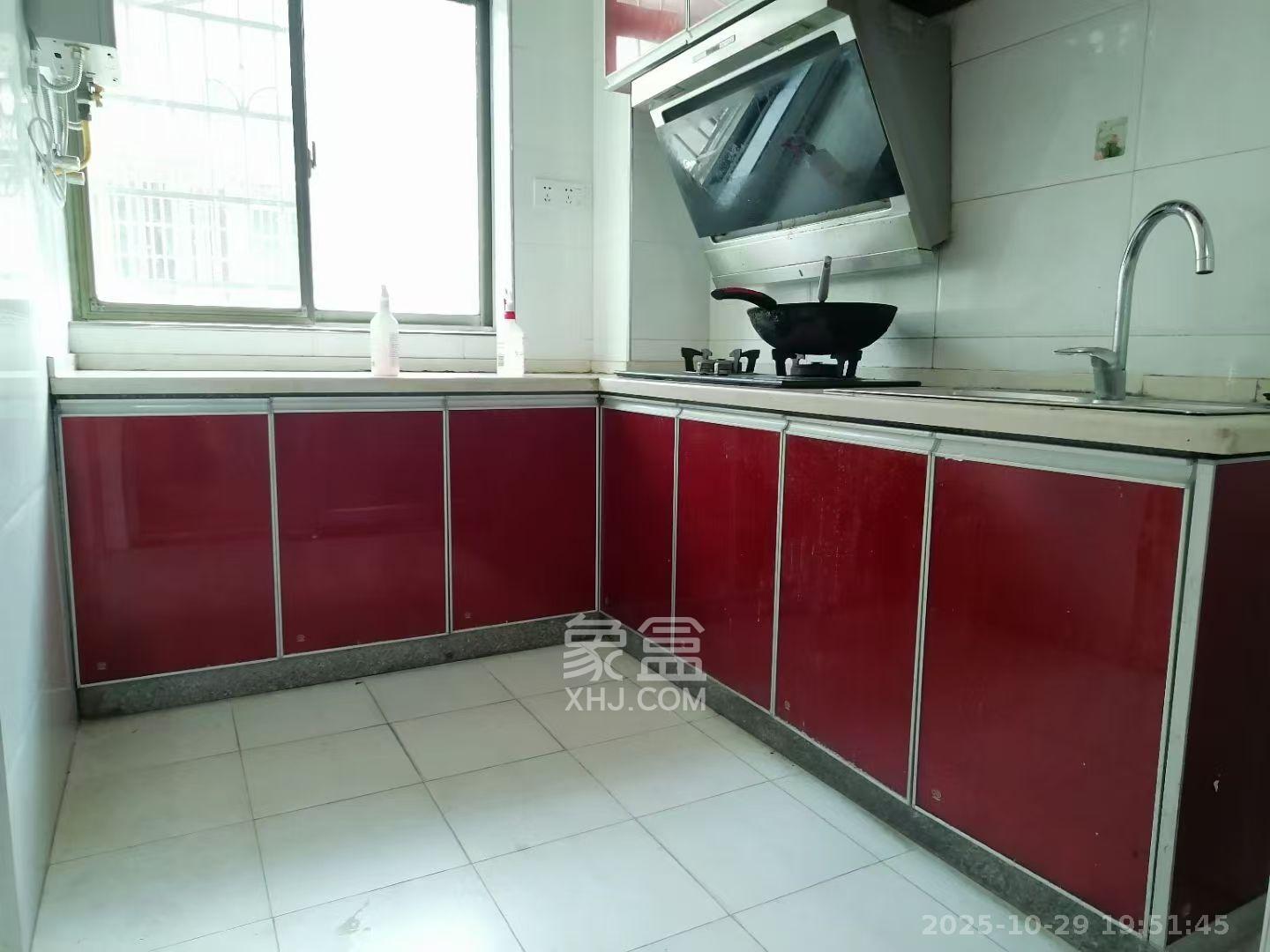 金桂小区一期 3室2厅2卫 1700.0元/月 金桂小区一期 3室2厅2卫 1700.0元/月室内图