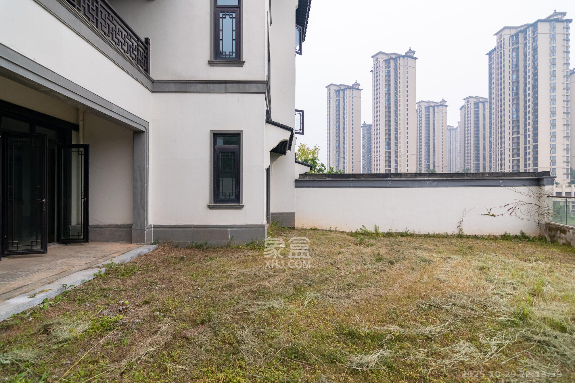 绿城高尔夫小镇  6室3厅4卫    550.0万 绿城高尔夫小镇  6室3厅4卫    550.0万其他