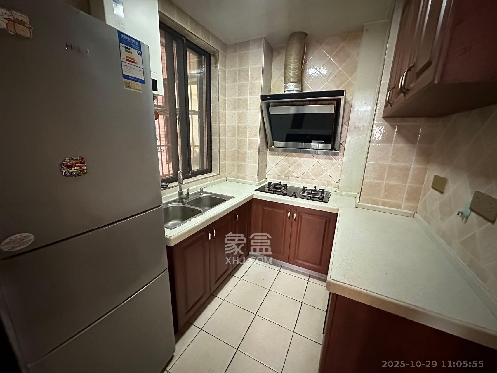 钰龙天下二期（钰龙佳园）  1室2厅1卫    2200.0元/月室内图