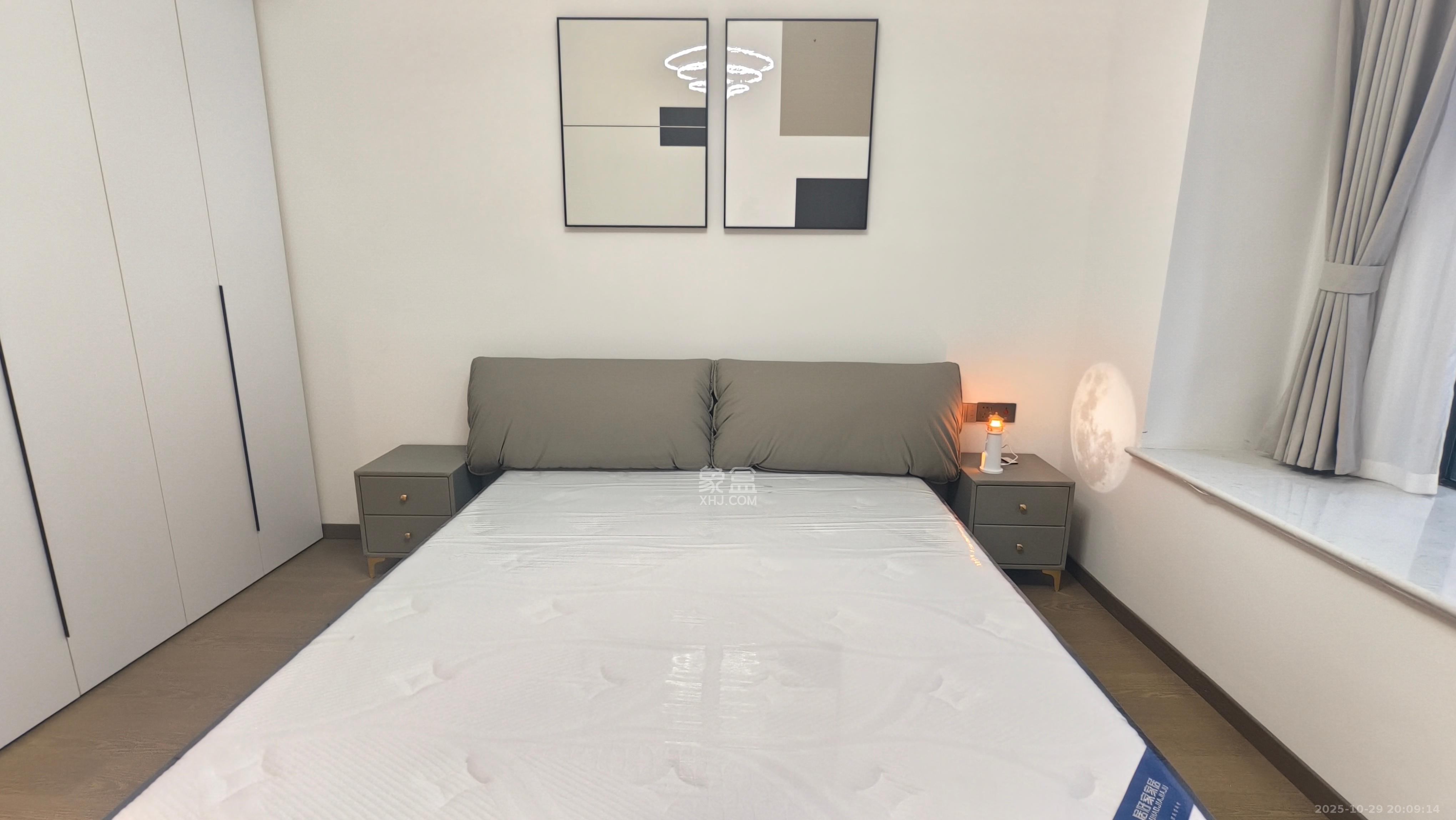 绿地V岛  4室2厅2卫    4800.0元/月室内图