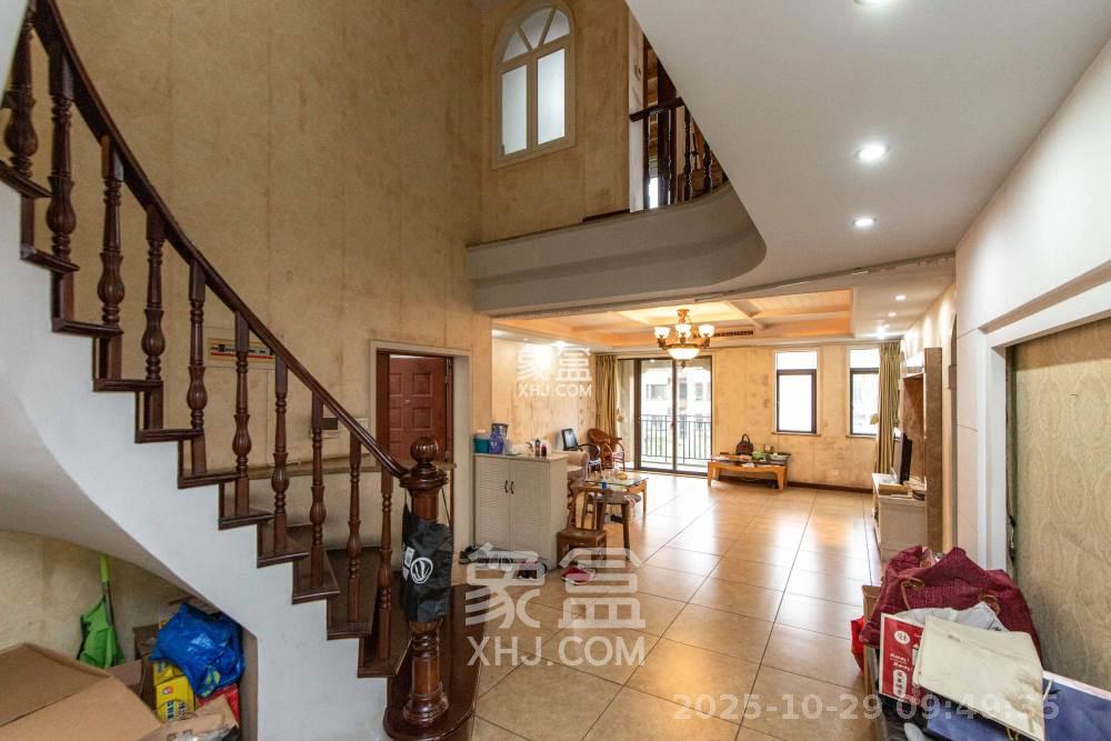 中城丽景香山园  5室2厅2卫    6000.0元/月室内图