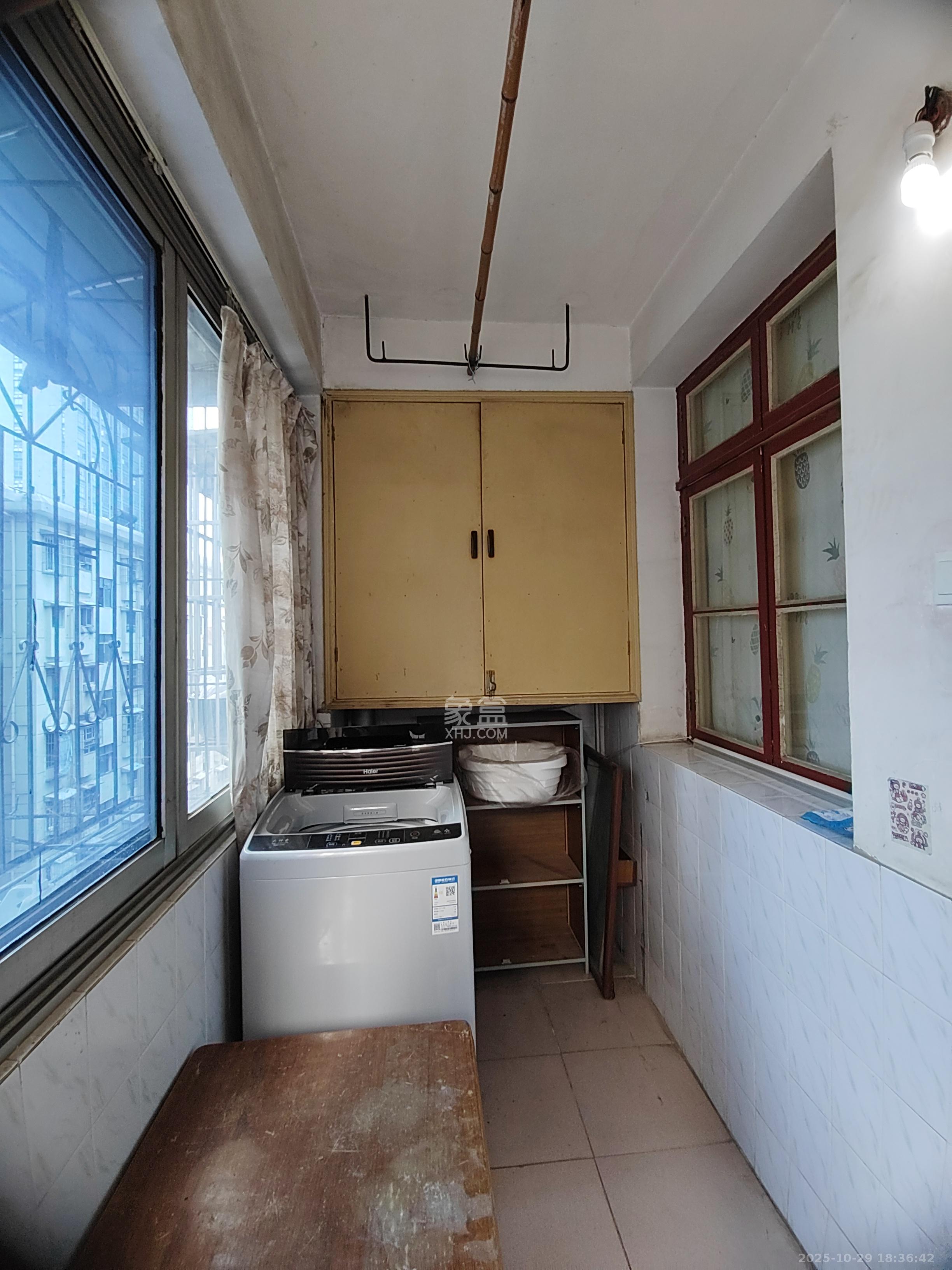 岳银小区(一二三五村)  2室1厅1卫    1600.0元/月 岳银小区(一二三五村)  2室1厅1卫    1600.0元/月室内图