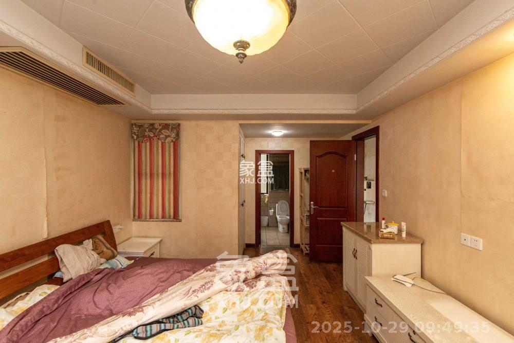 中城丽景香山园 5室2厅2卫 6000.0元/月 中城丽景香山园 5室2厅2卫 6000.0元/月室内图