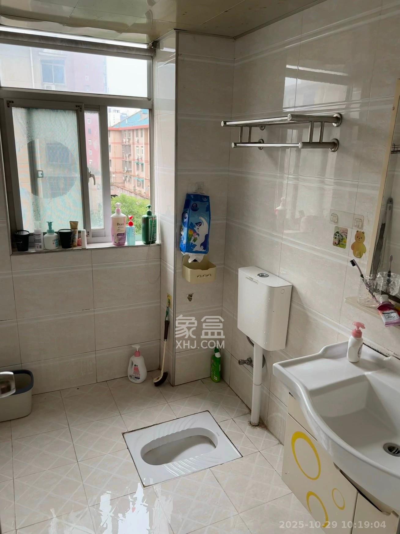 金龙苑  2室1厅1卫    2000.0元/月