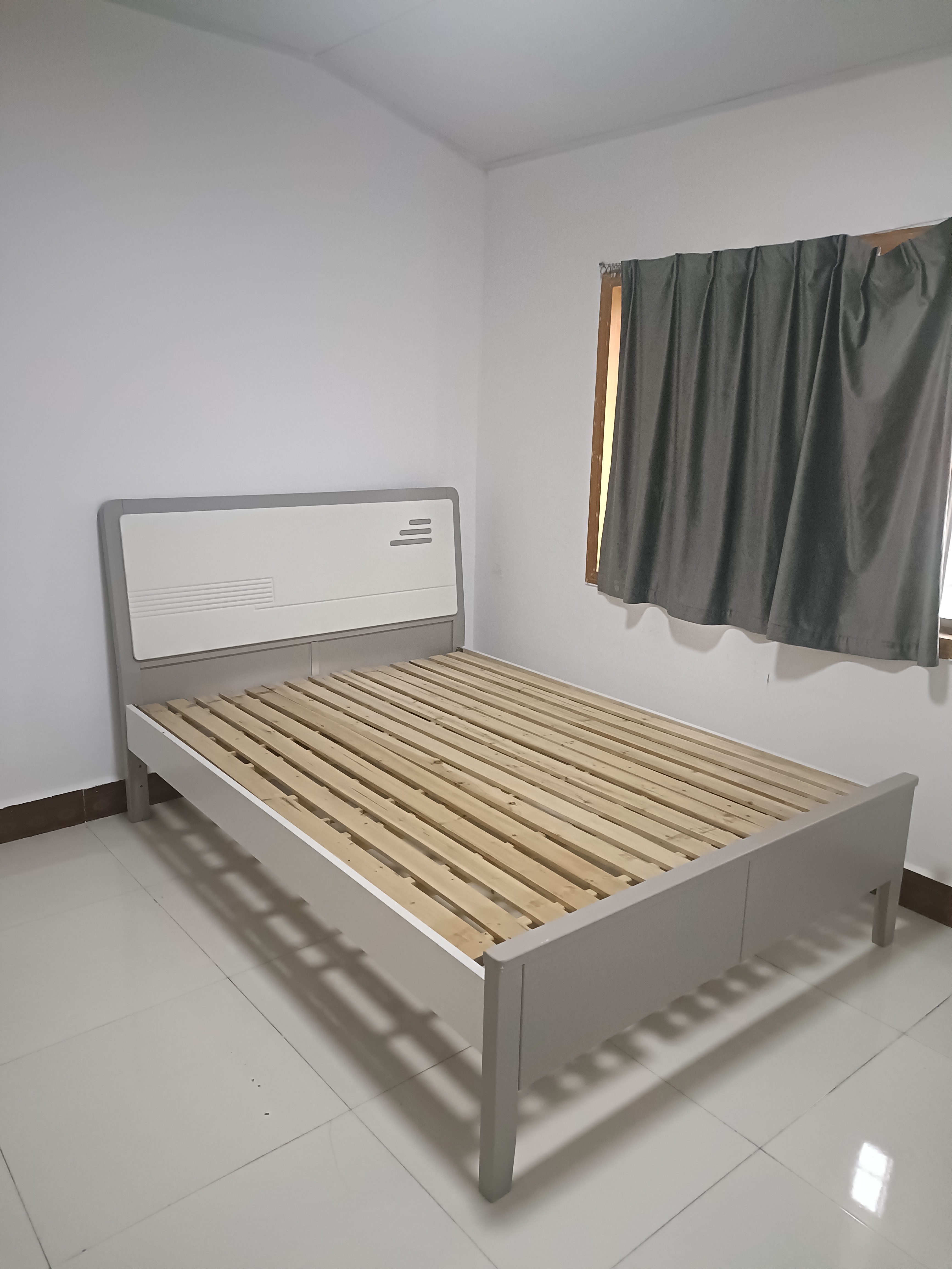 宝塔岗人寿保险公司宿舍  1室0厅0卫    1000.0元/月 宝塔岗人寿保险公司宿舍  1室0厅0卫    1000.0元/月室内图