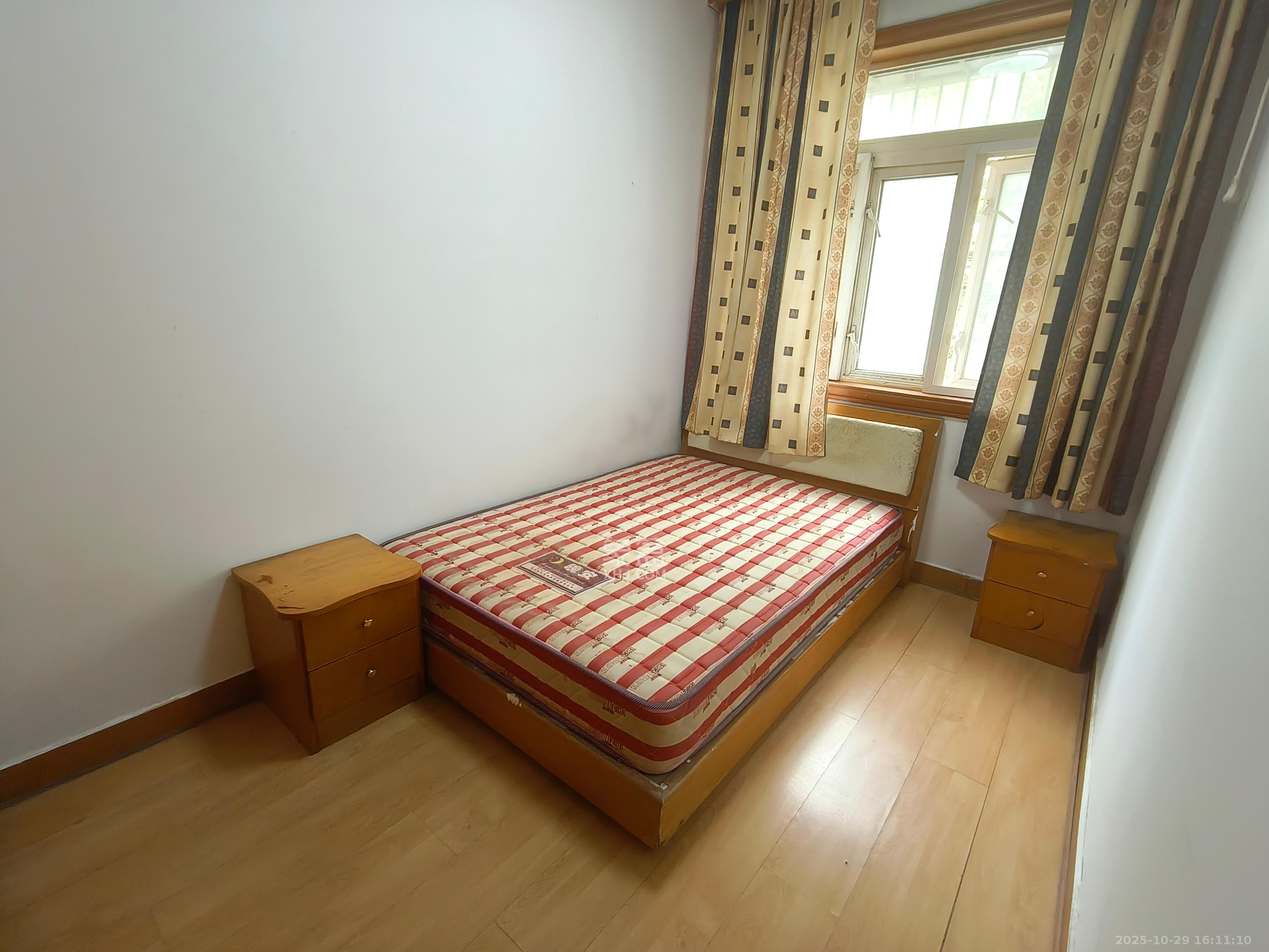 香樟路省委党校 4室2厅2卫 2000.0元/月 香樟路省委党校 4室2厅2卫 2000.0元/月室内图