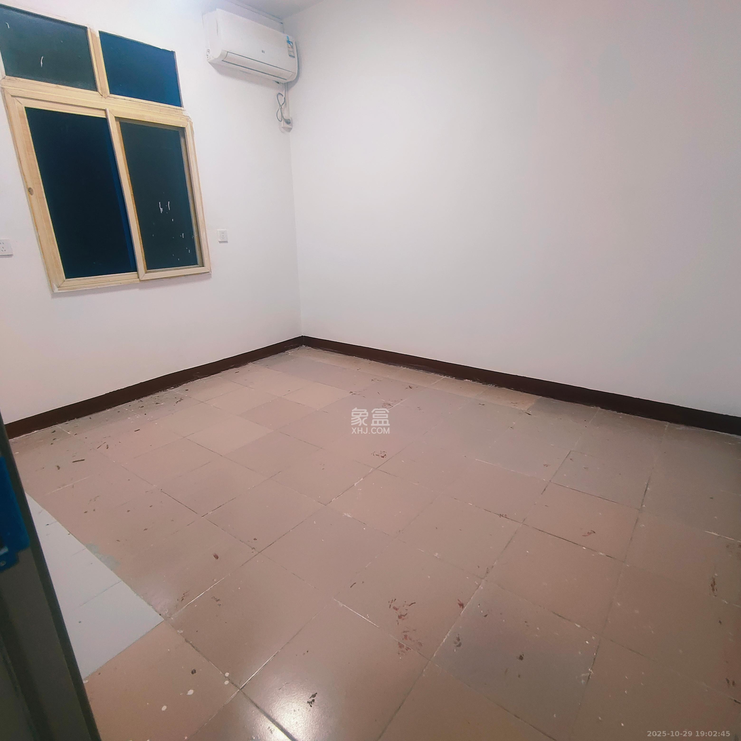 苏家巷民主党派宿舍  3室1厅1卫    2500.0元/月 苏家巷民主党派宿舍  3室1厅1卫    2500.0元/月室内图