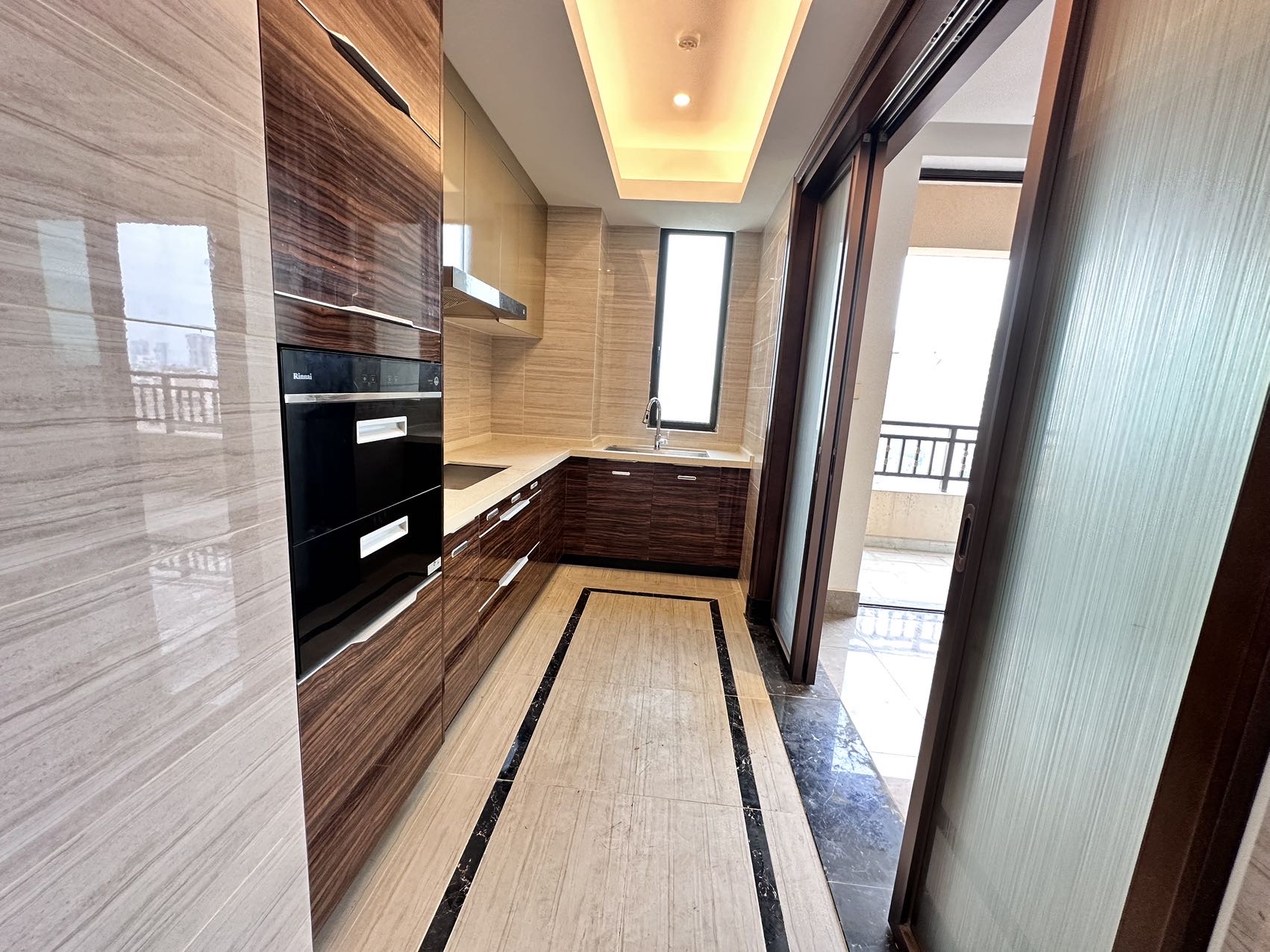 富力首府  4室2厅3卫    7300.0元/月室内图