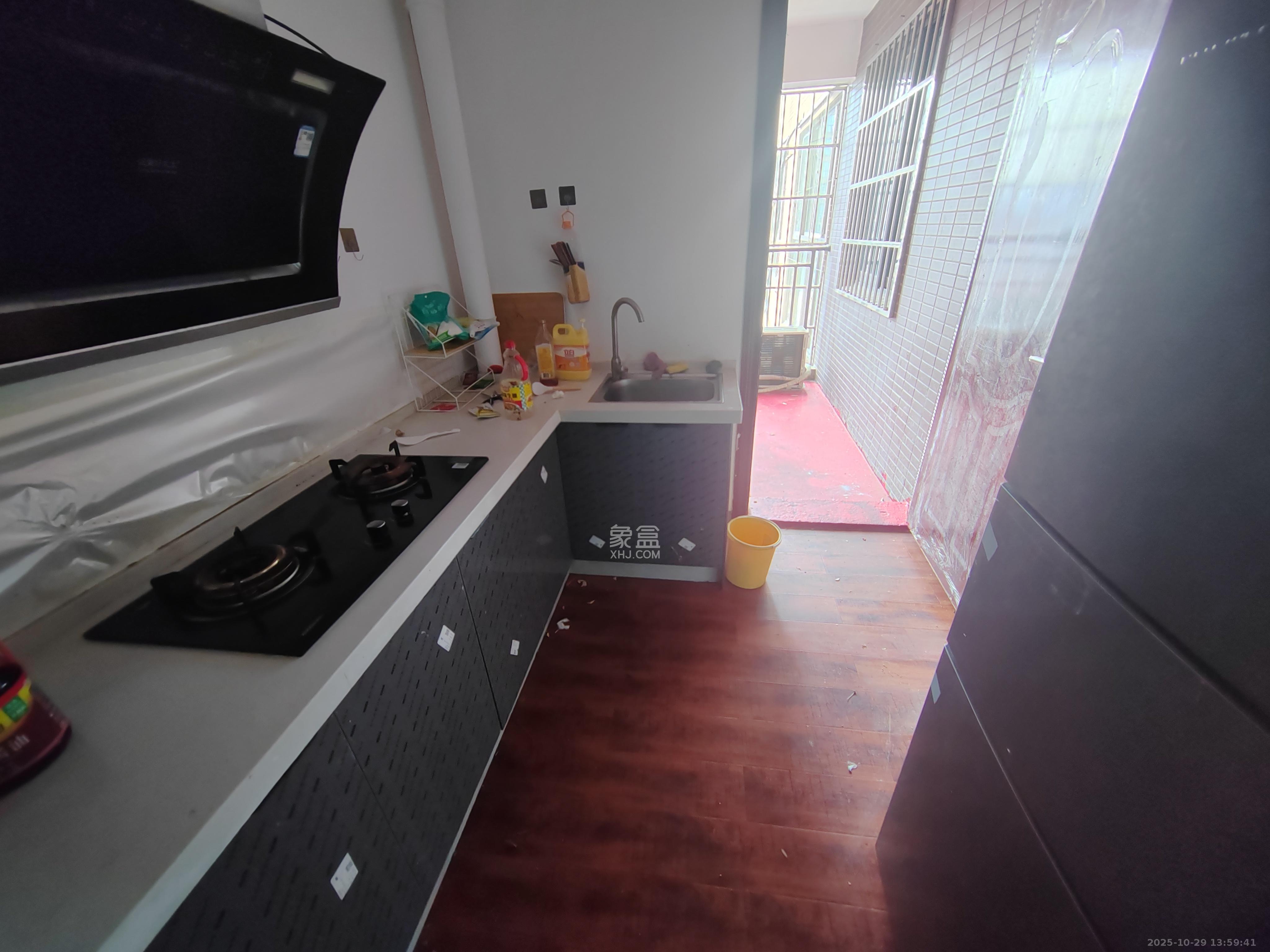 芒果天地(芒果雅苑)  3室2厅1卫    2200.0元/月室内图