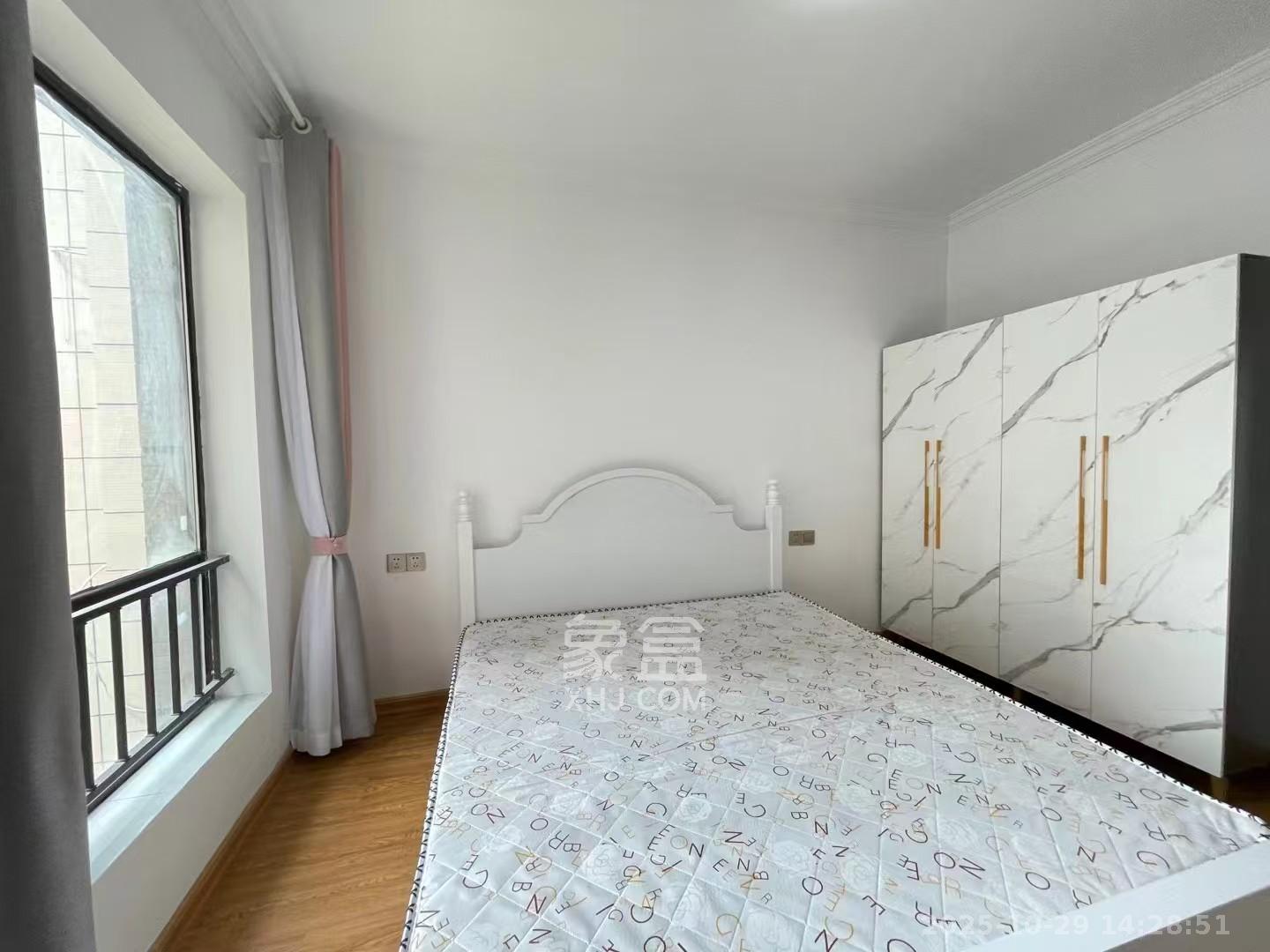 国泰九龙湾  3室2厅2卫    2500.0元/月 国泰九龙湾  3室2厅2卫    2500.0元/月室内图