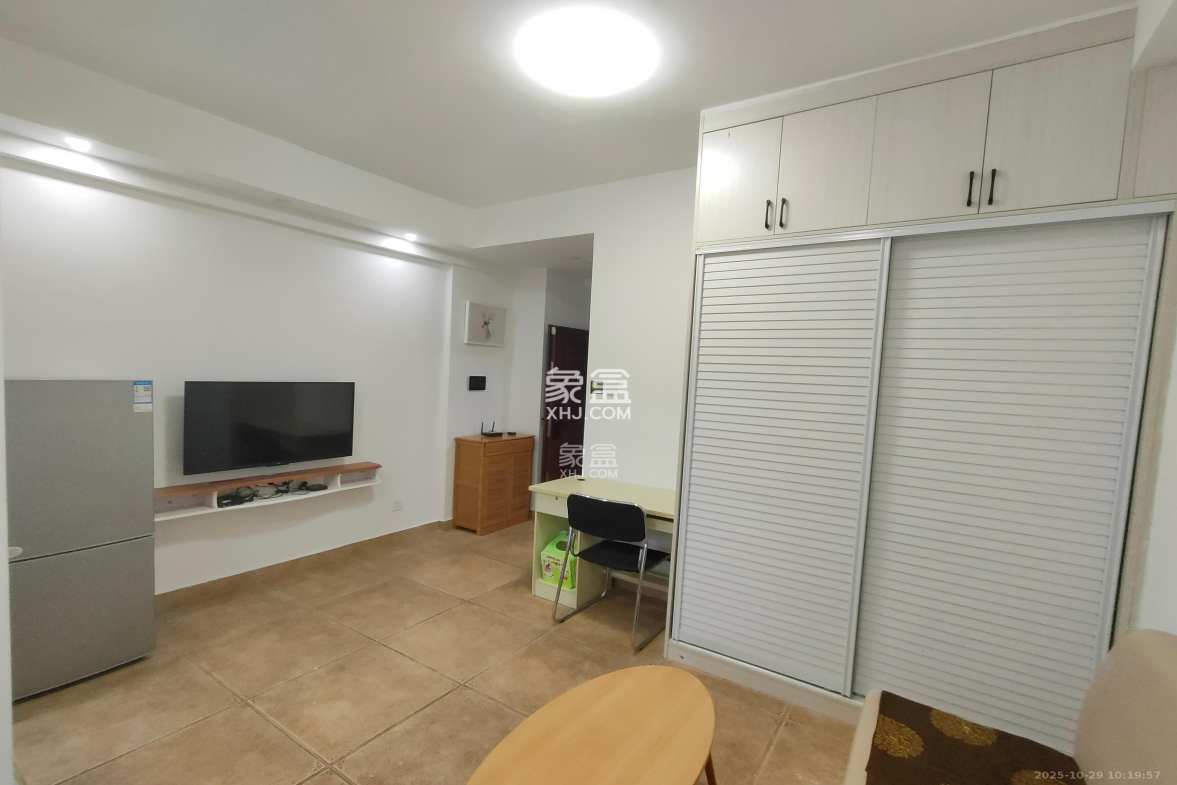 第六都(陆都小区) 1室1厅1卫 1700.0元/月 第六都(陆都小区) 1室1厅1卫 1700.0元/月室内图