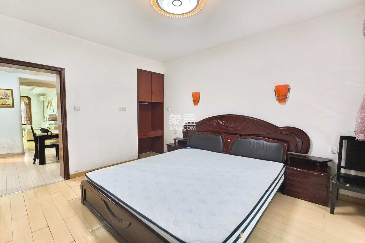 金色山庄  2室2厅1卫    2200.0元/月 金色山庄  2室2厅1卫    2200.0元/月室内图