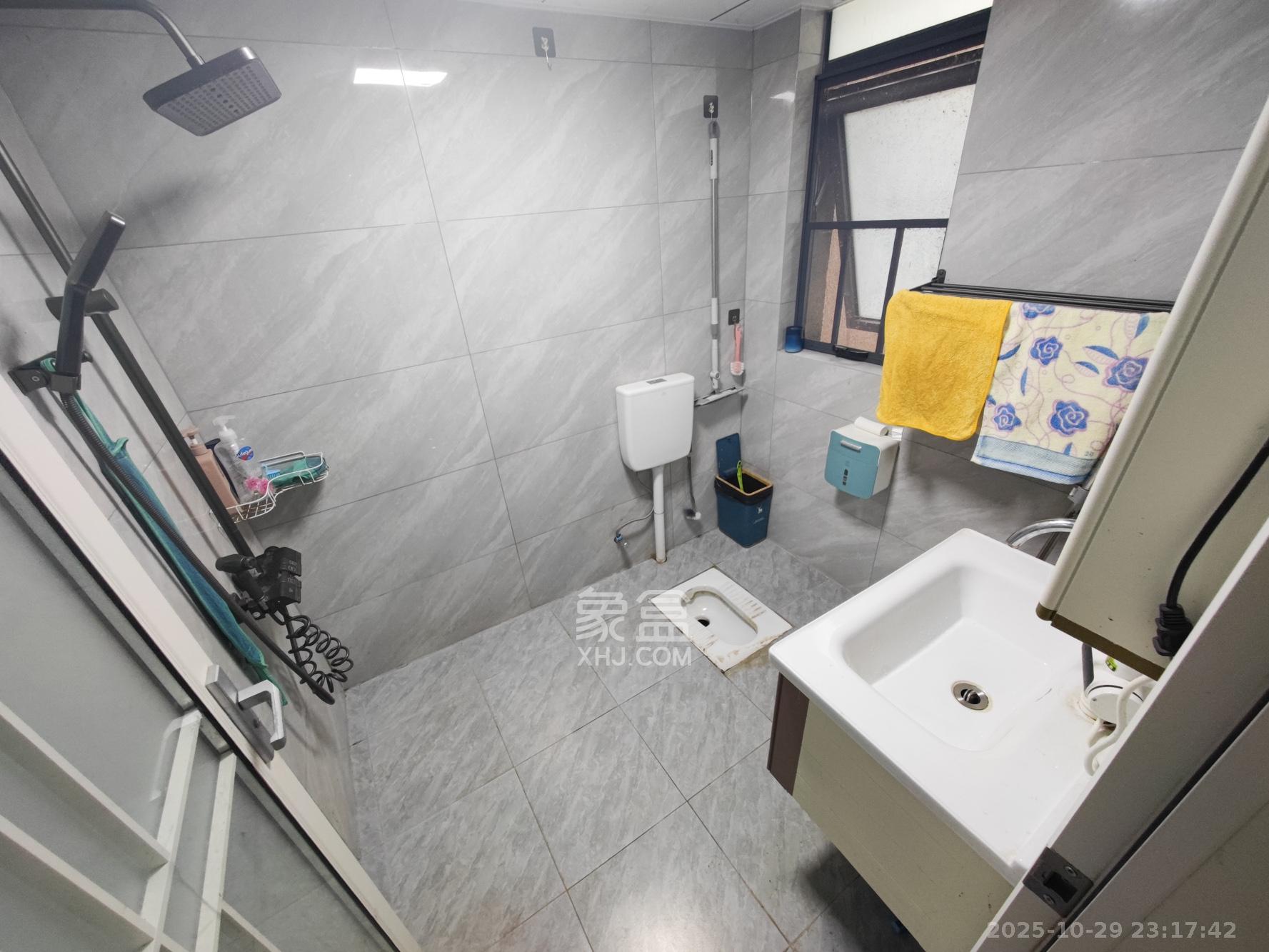 五矿万境蓝山 3室2厅2卫 108.0万 五矿万境蓝山 3室2厅2卫 108.0万卫生间