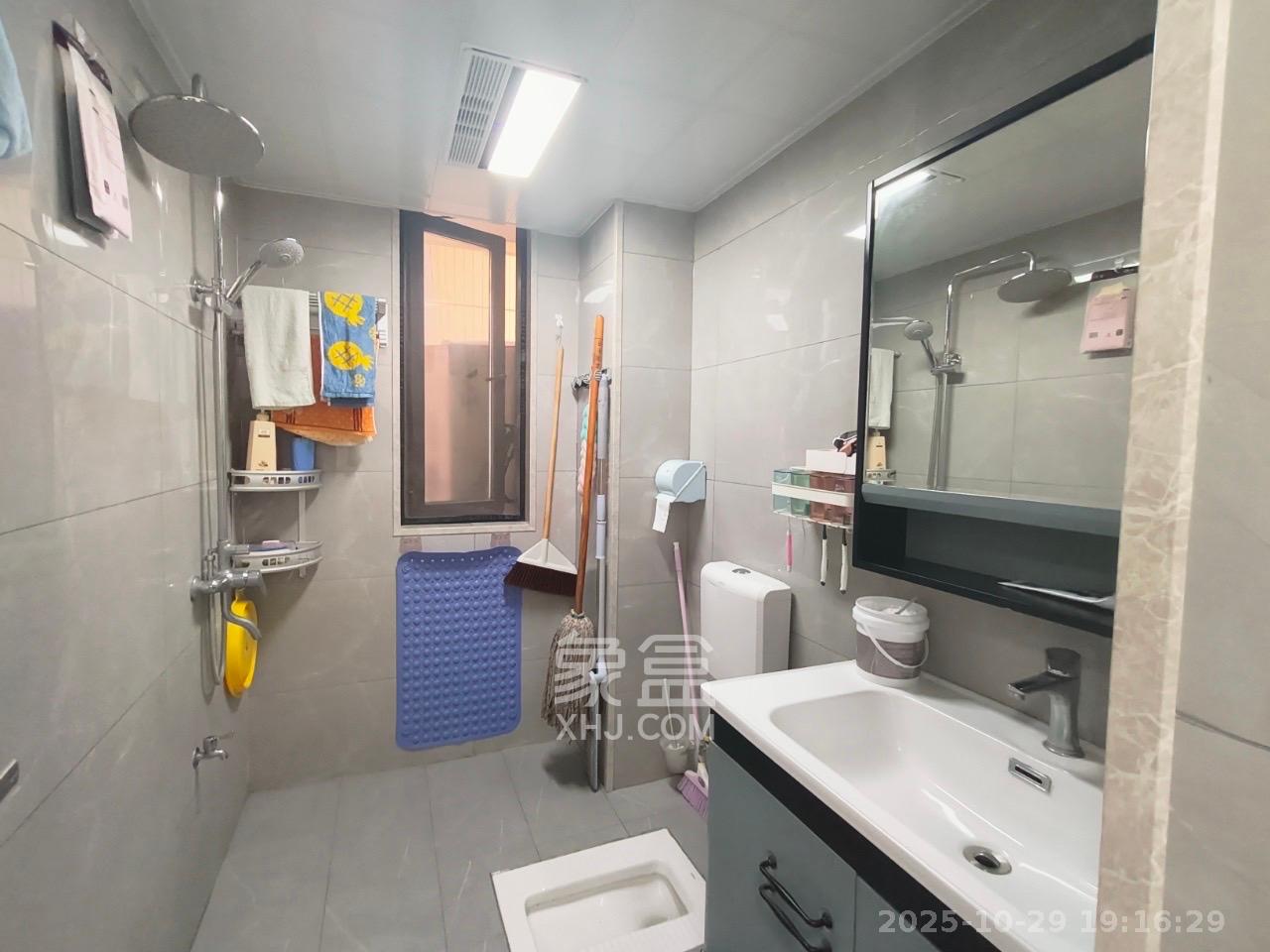 卓越蔚蓝城邦  3室2厅1卫    2700.0元/月室内图