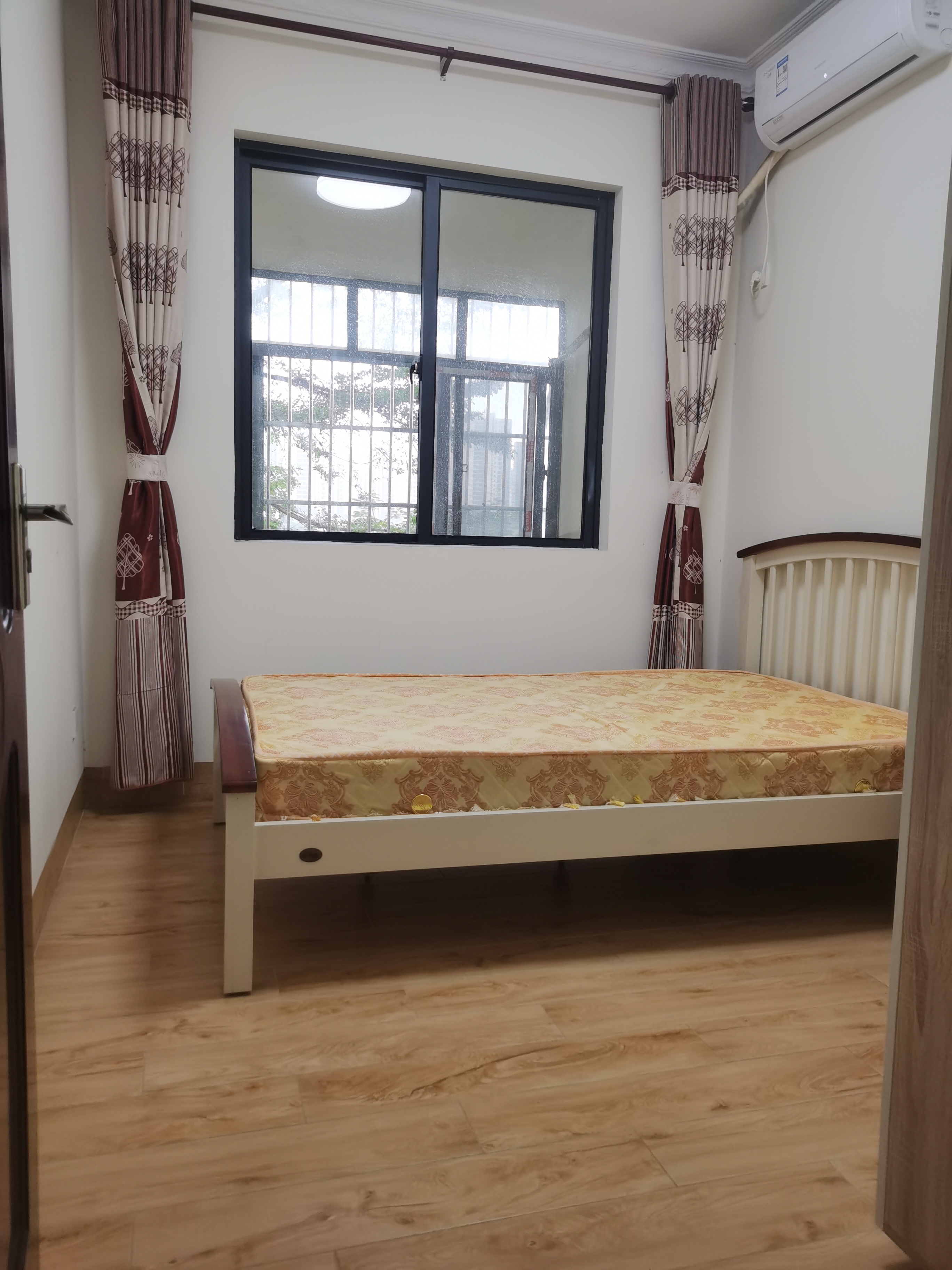 新城吾悦广场  3室2厅1卫    2600.0元/月室内图