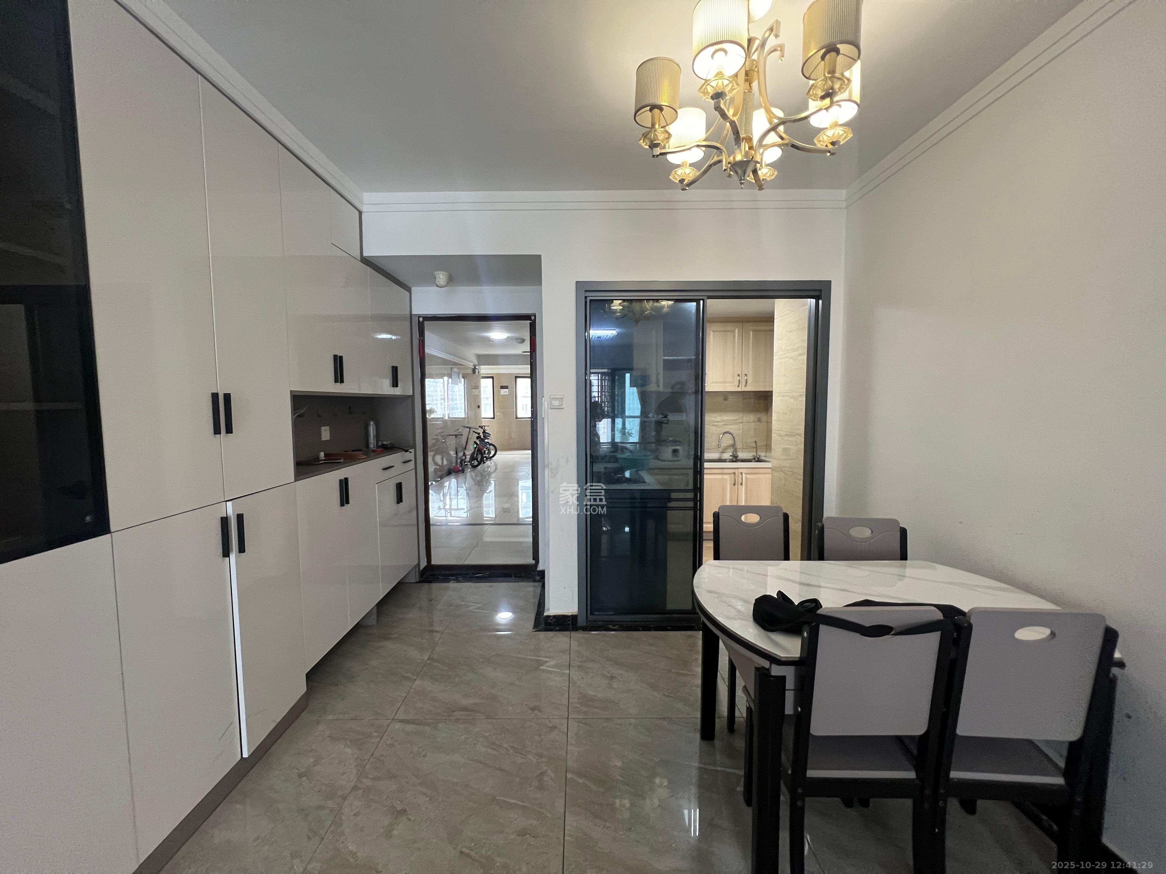 万润滨江天著 4室2厅2卫 3000.0元/月 万润滨江天著 4室2厅2卫 3000.0元/月室内图