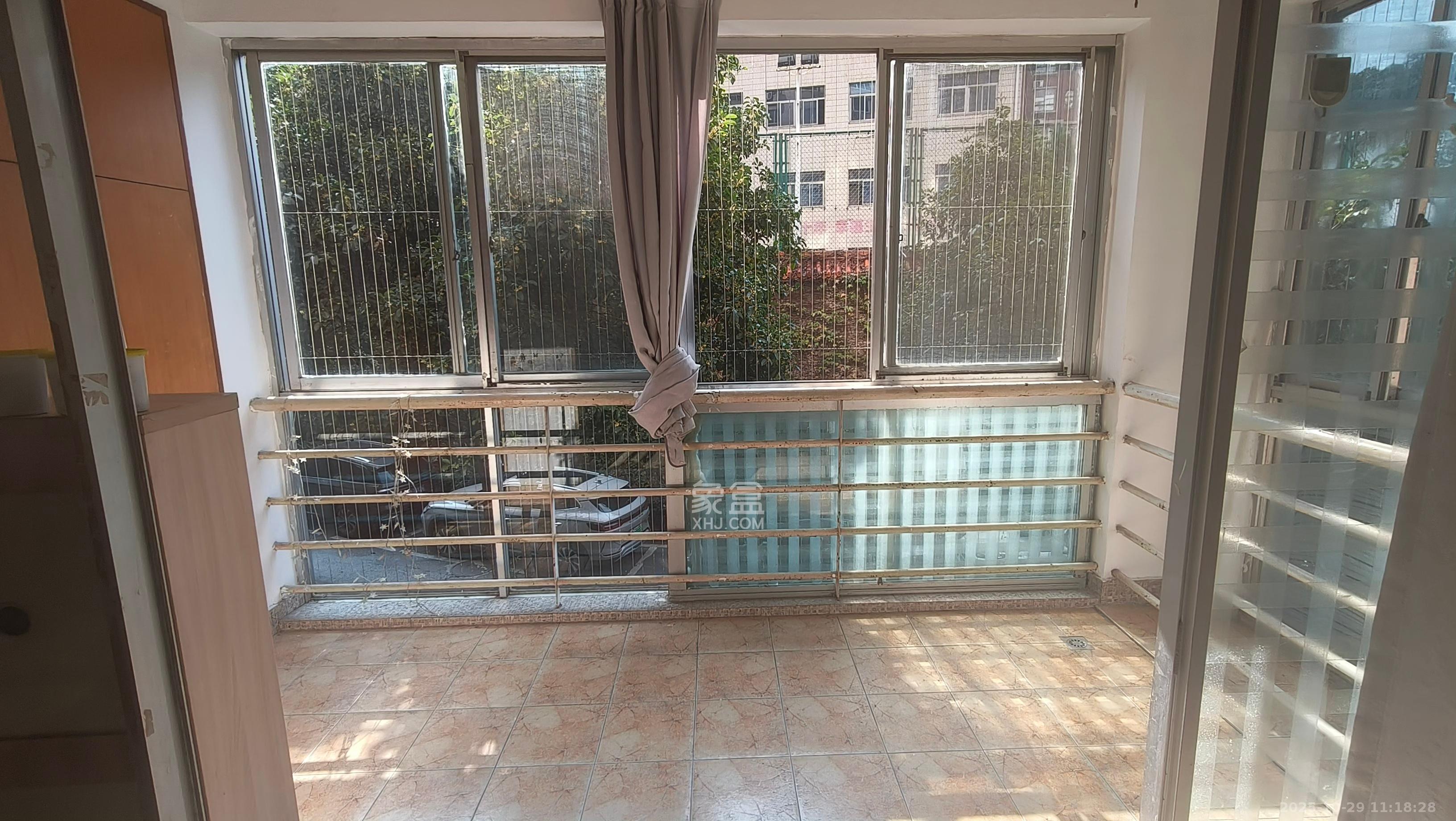 华银园  3室2厅2卫    2000.0元/月 华银园  3室2厅2卫    2000.0元/月室内图